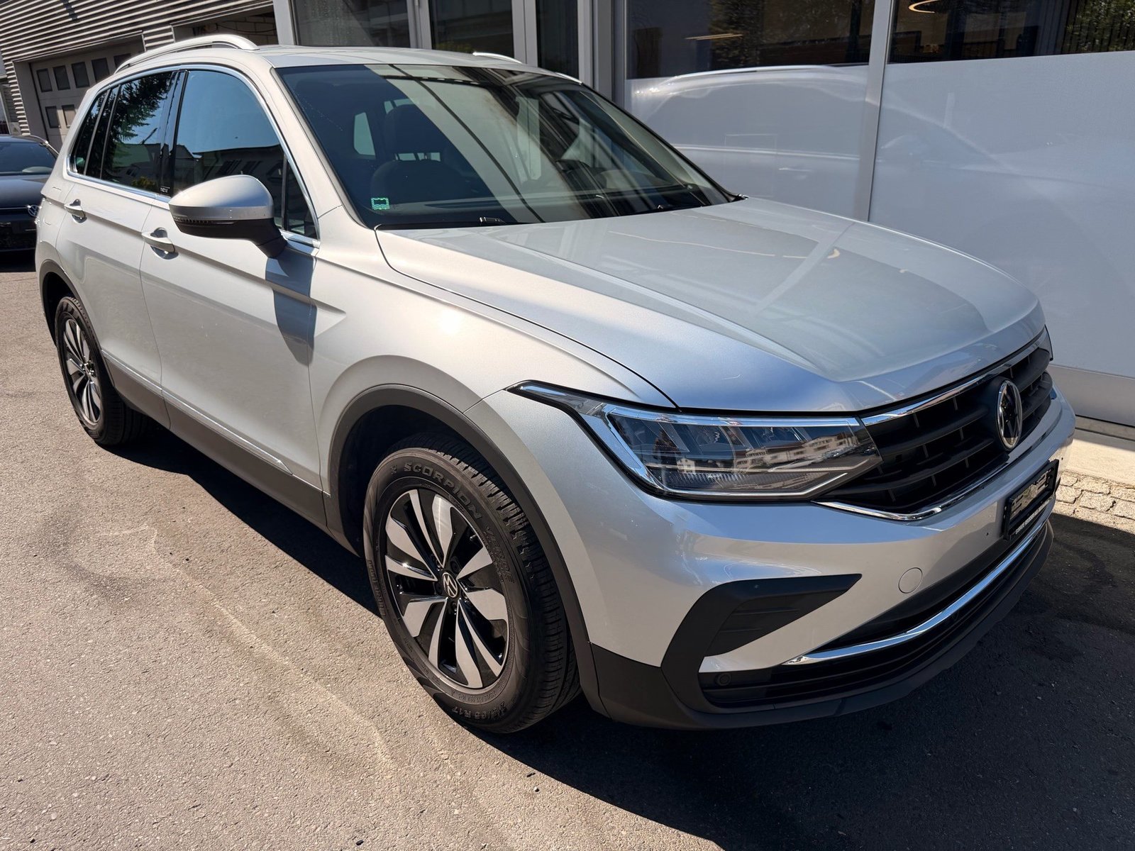 VW Tiguan Move 1.5 TSI DSG *** PANORAMAGLASDACH ***, Petrol, Second hand / Used, Automatic - 3