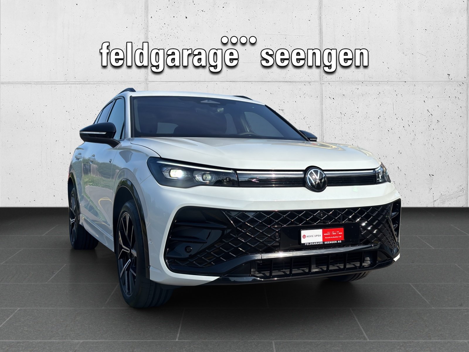 VW New Tiguan 2.0 TSI DSG R-Line 4Motion mit fortl. Werksgar, Petrol, Second hand / Used, Automatic - 3