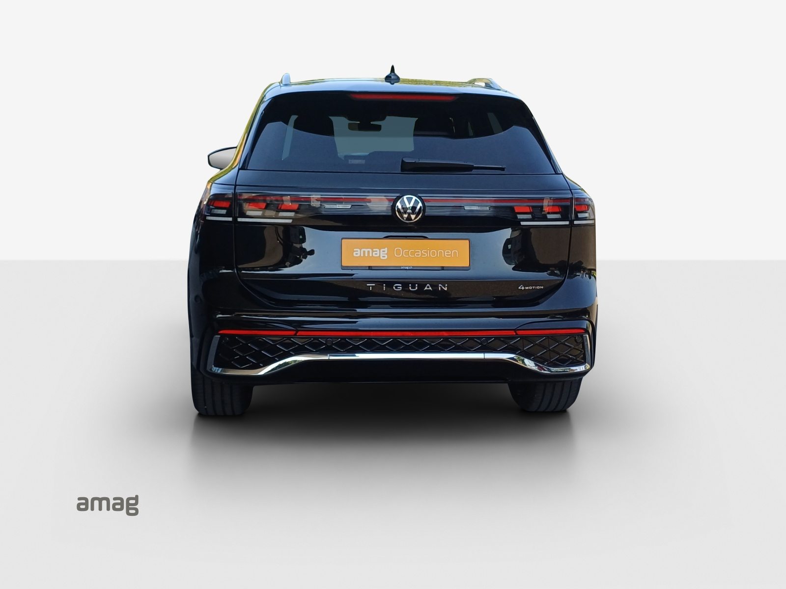VW Tiguan R-Line, Petrol, Second hand / Used, Automatic - 4