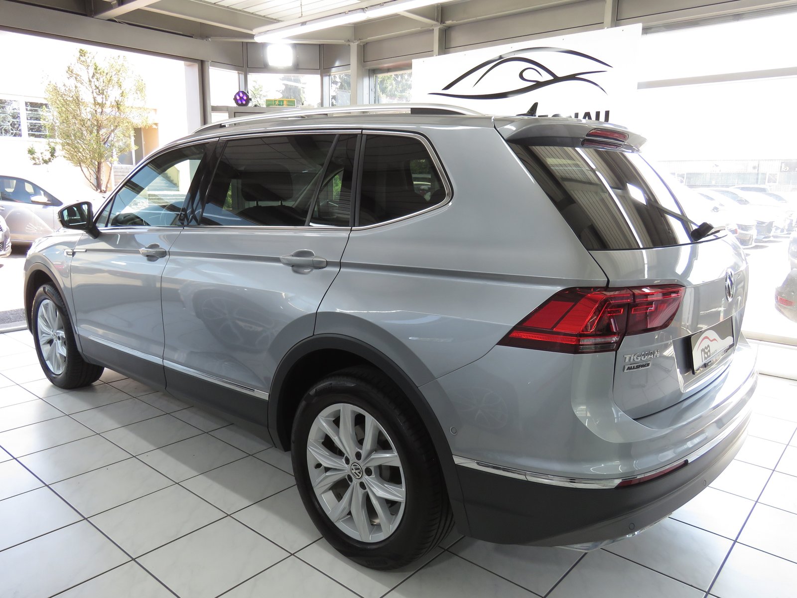 VW Tiguan Allspace 2.0TSI Highline 4Motion DSG, Petrol, Second hand / Used, Automatic - 6