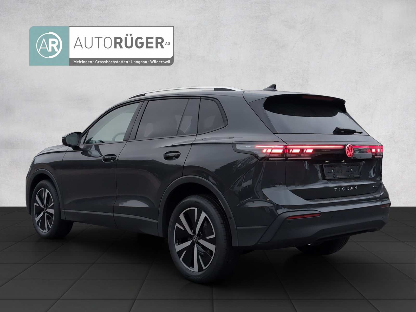 VW Tiguan 2.0 TSI United DSG 4Motion, Benzin, Occasion / Gebraucht, Automatik - 4