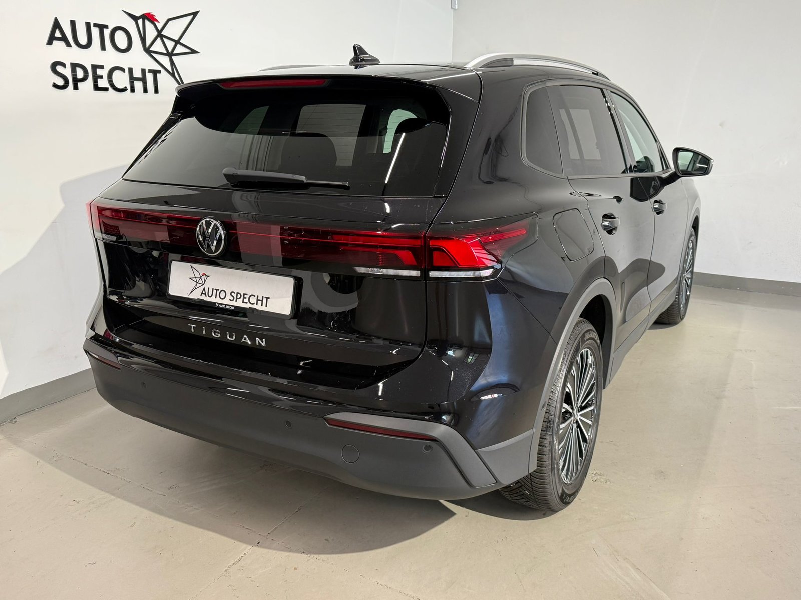 VW Tiguan 2.0 TDI SCR Life DSG, Diesel, Second hand / Used, Automatic - 5