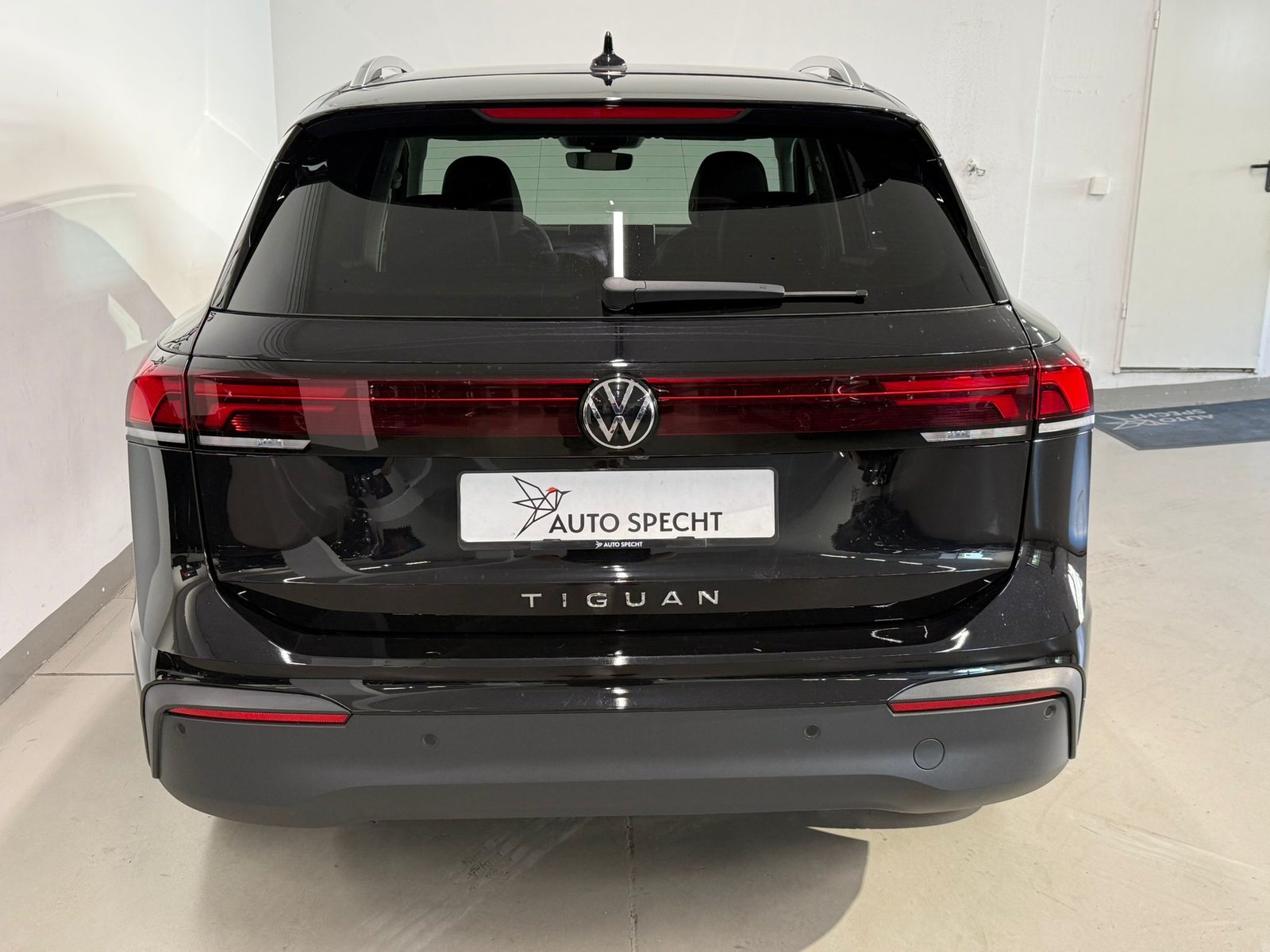 VW Tiguan 2.0 TDI SCR Life DSG, Diesel, Second hand / Used, Automatic - 6