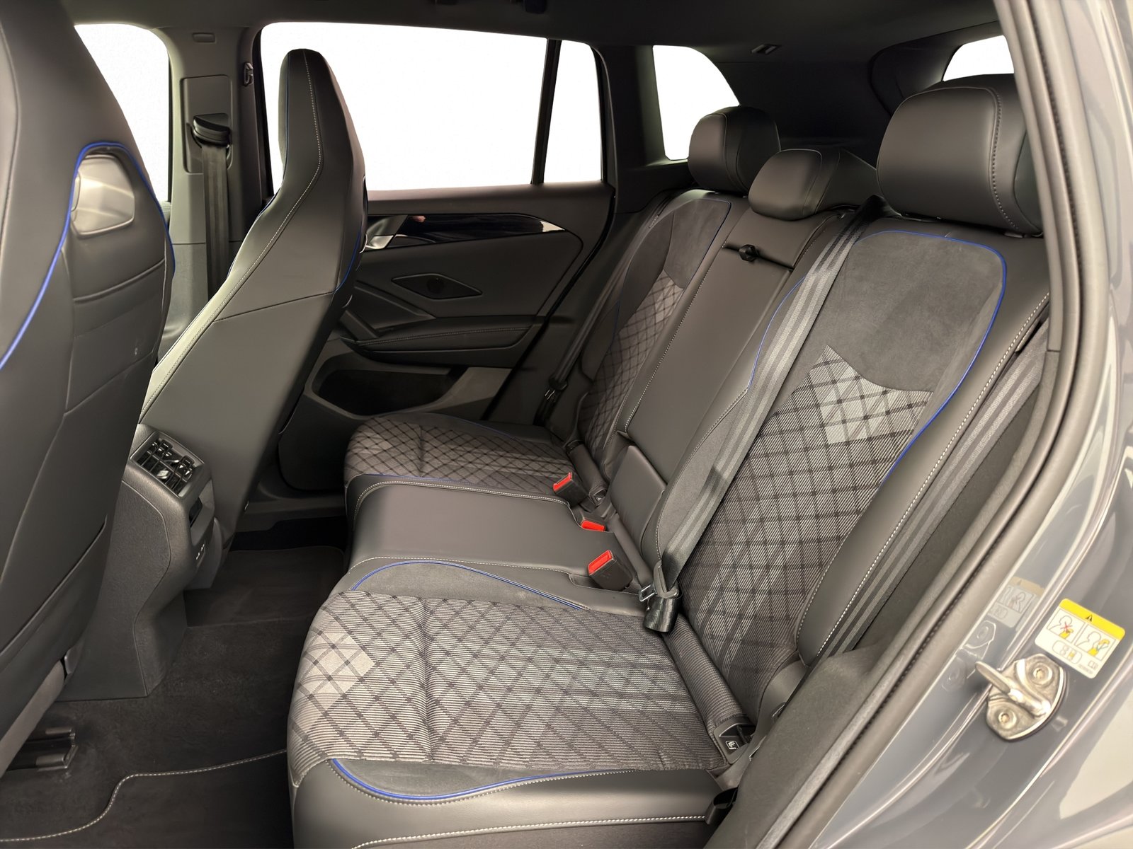 VW Tiguan 2.0 TSI R-Line Black Style DSG 4Motion, Benzina, Occasioni / Usate, Automatico - 5