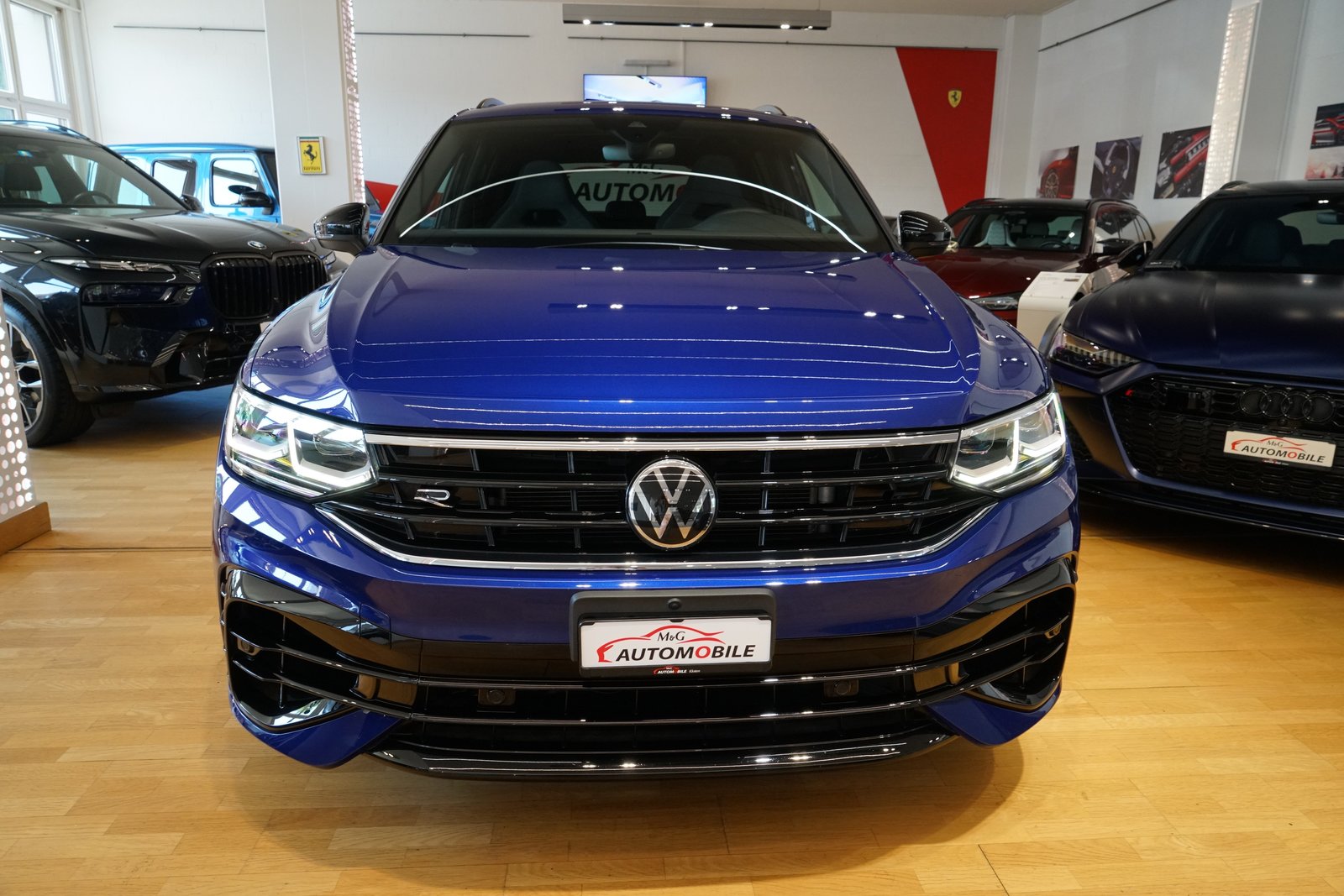 VW Tiguan 2.0TSI R 4Motion DSG Akrapovic, Benzin, Occasion / Gebraucht, Automatik - 2