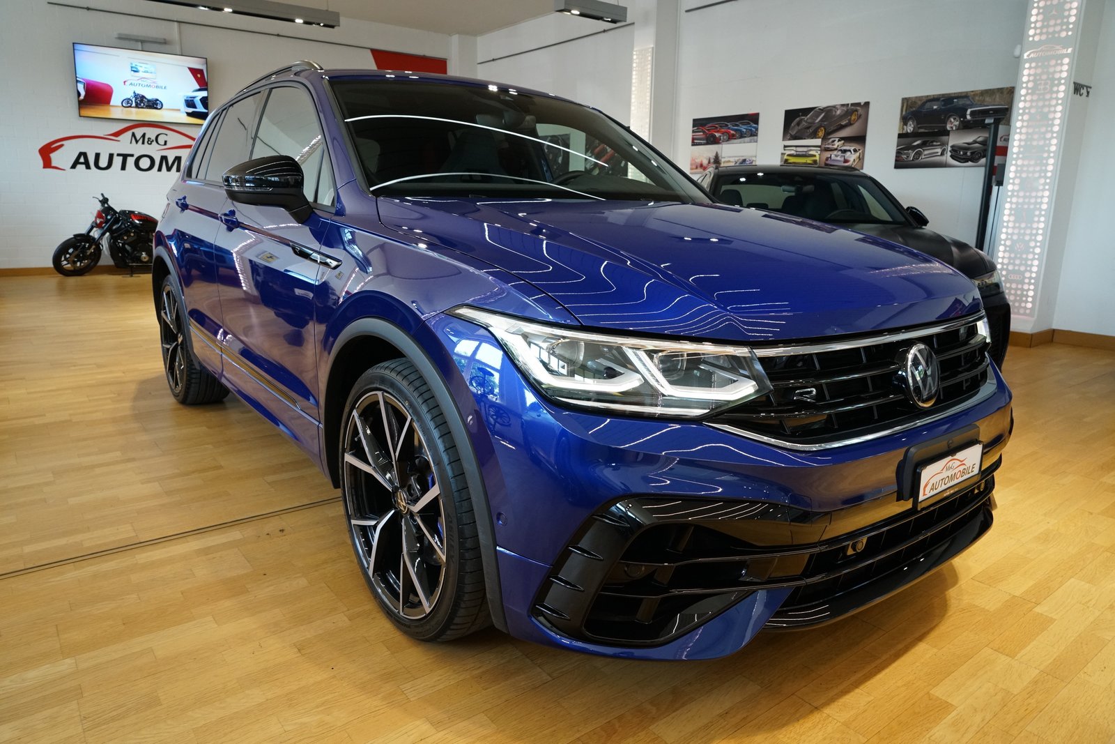 VW Tiguan 2.0TSI R 4Motion DSG Akrapovic, Benzin, Occasion / Gebraucht, Automatik - 3