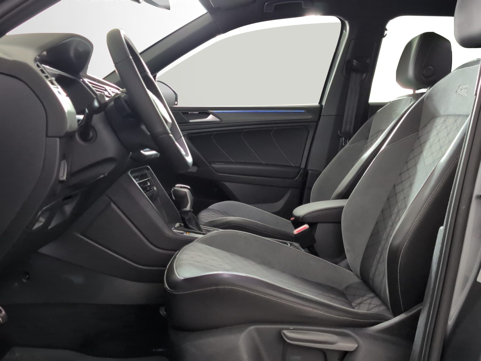 VW Tiguan Allspace PA R-Line, Petrol, Second hand / Used, Automatic - 6