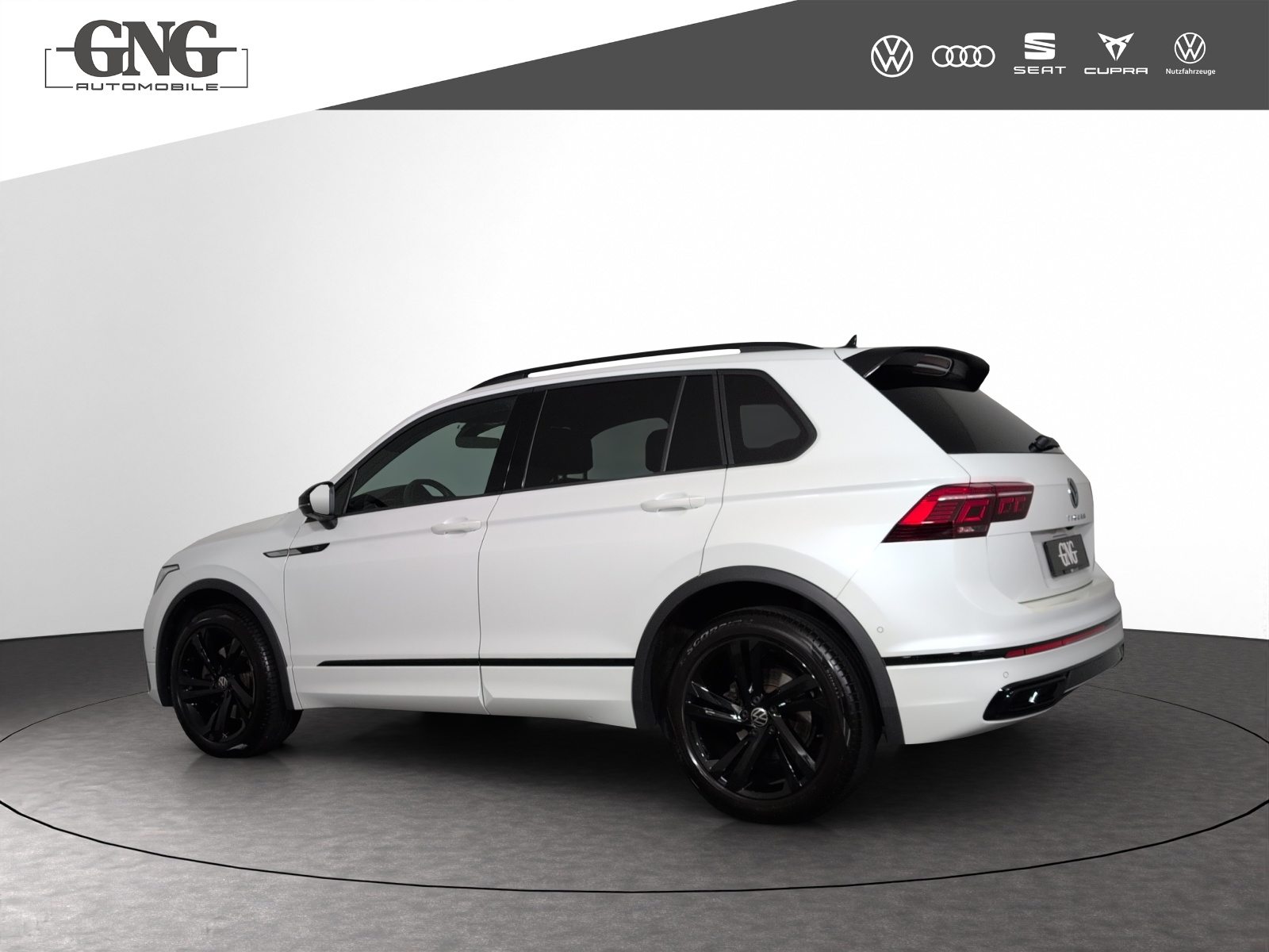 VW Tiguan R-Line, Petrol, Second hand / Used, Automatic - 2