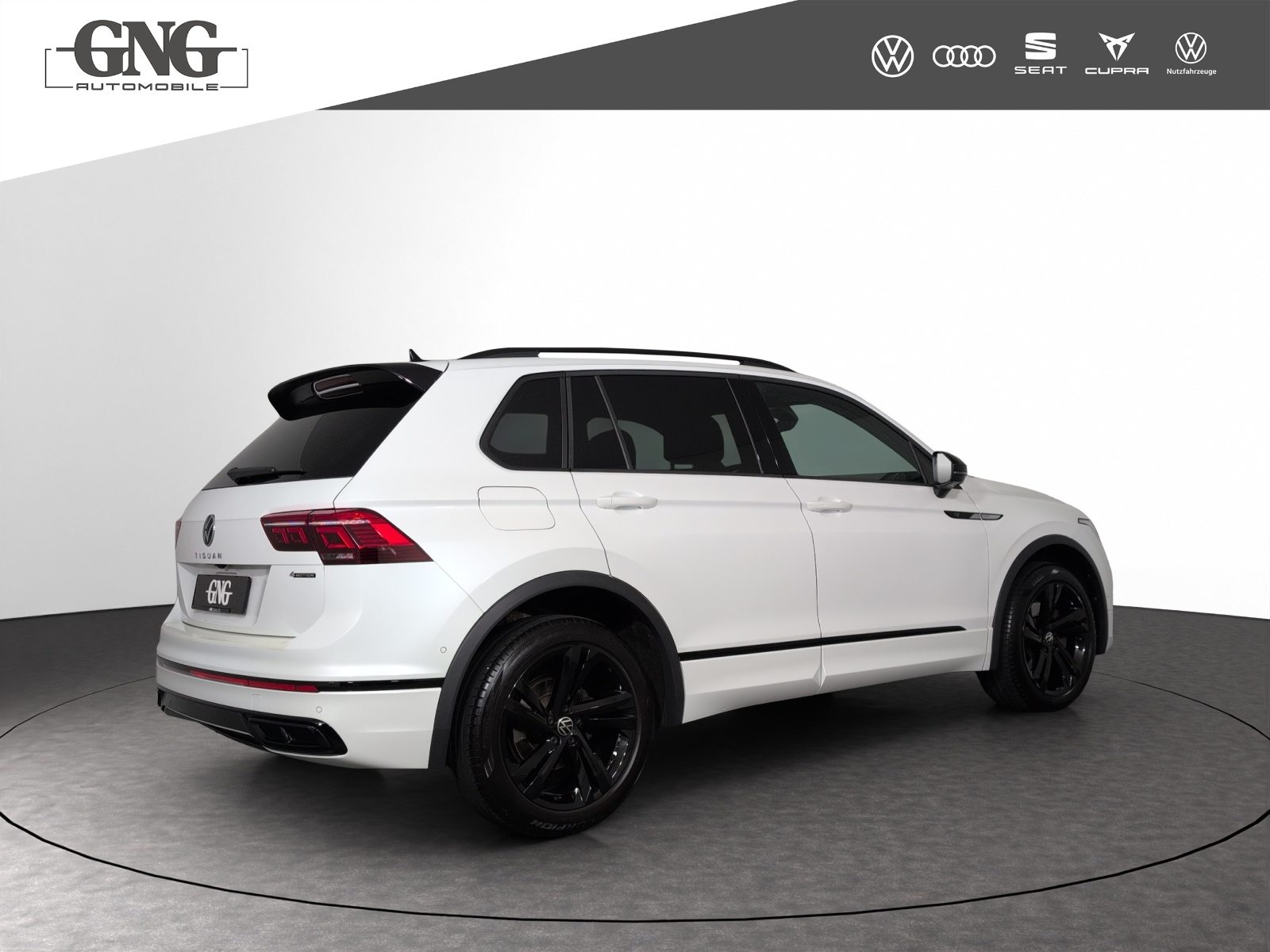 VW Tiguan R-Line, Petrol, Second hand / Used, Automatic - 3