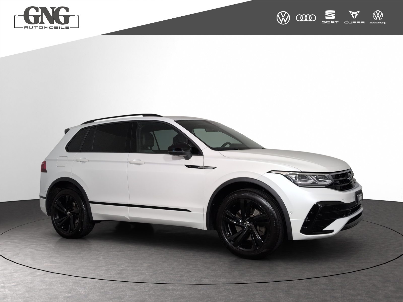 VW Tiguan R-Line, Petrol, Second hand / Used, Automatic - 4