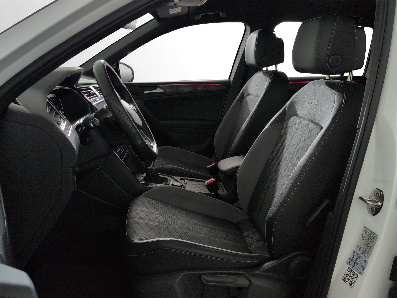 VW Tiguan R-Line, Petrol, Second hand / Used, Automatic - 6