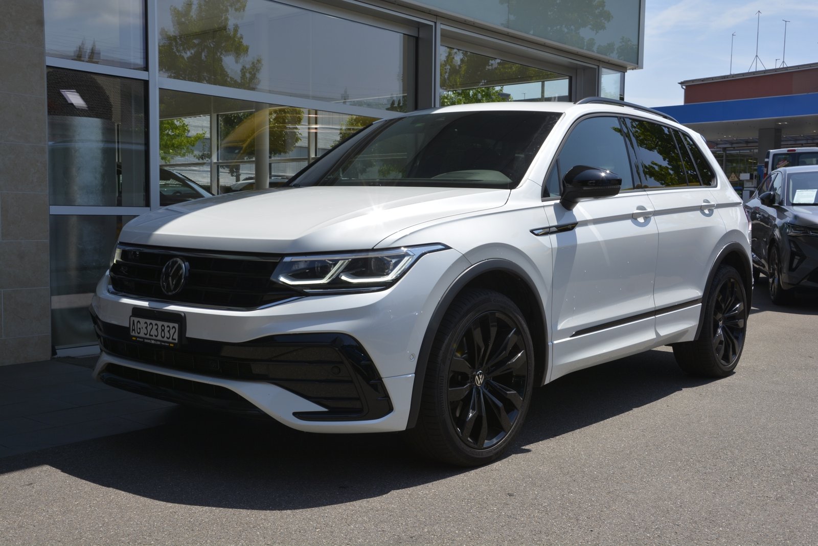 VW Tiguan 2.0 TSI R-Line DSG 2.0 TSI R-Line DSG