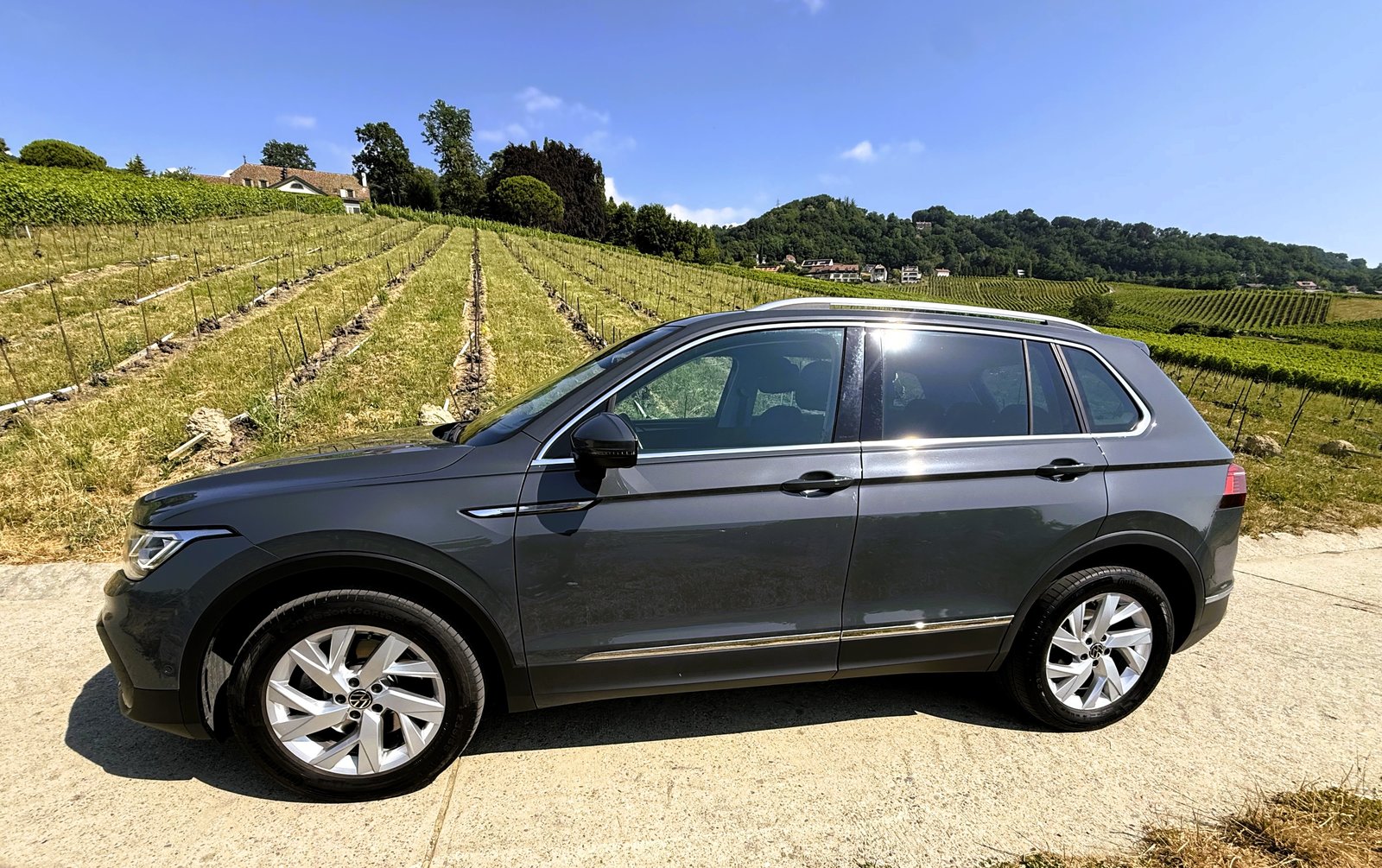 VW Tiguan 2.0 TDI SCR Elegance 4Motion DSG, Diesel, Second hand / Used, Automatic - 3