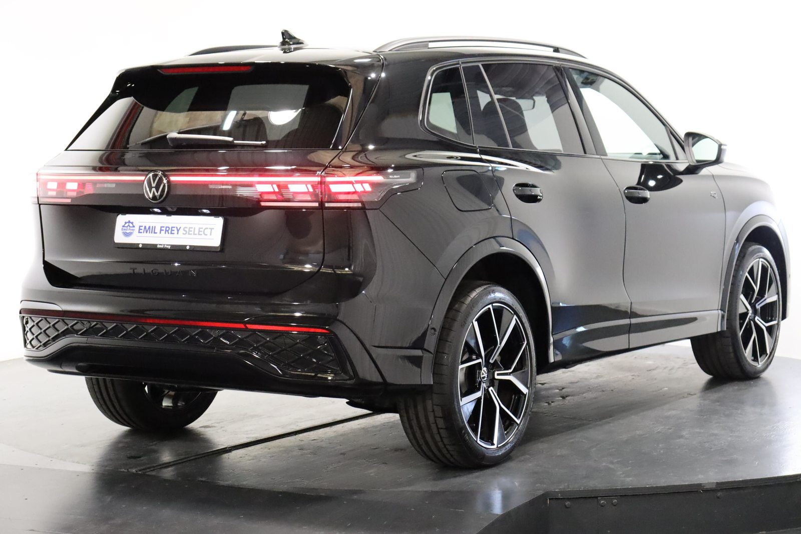 VW Tiguan 2.0 TSI R-Line DSG 4motion, Essence, Occasion / Utilisé, Automatique - 6