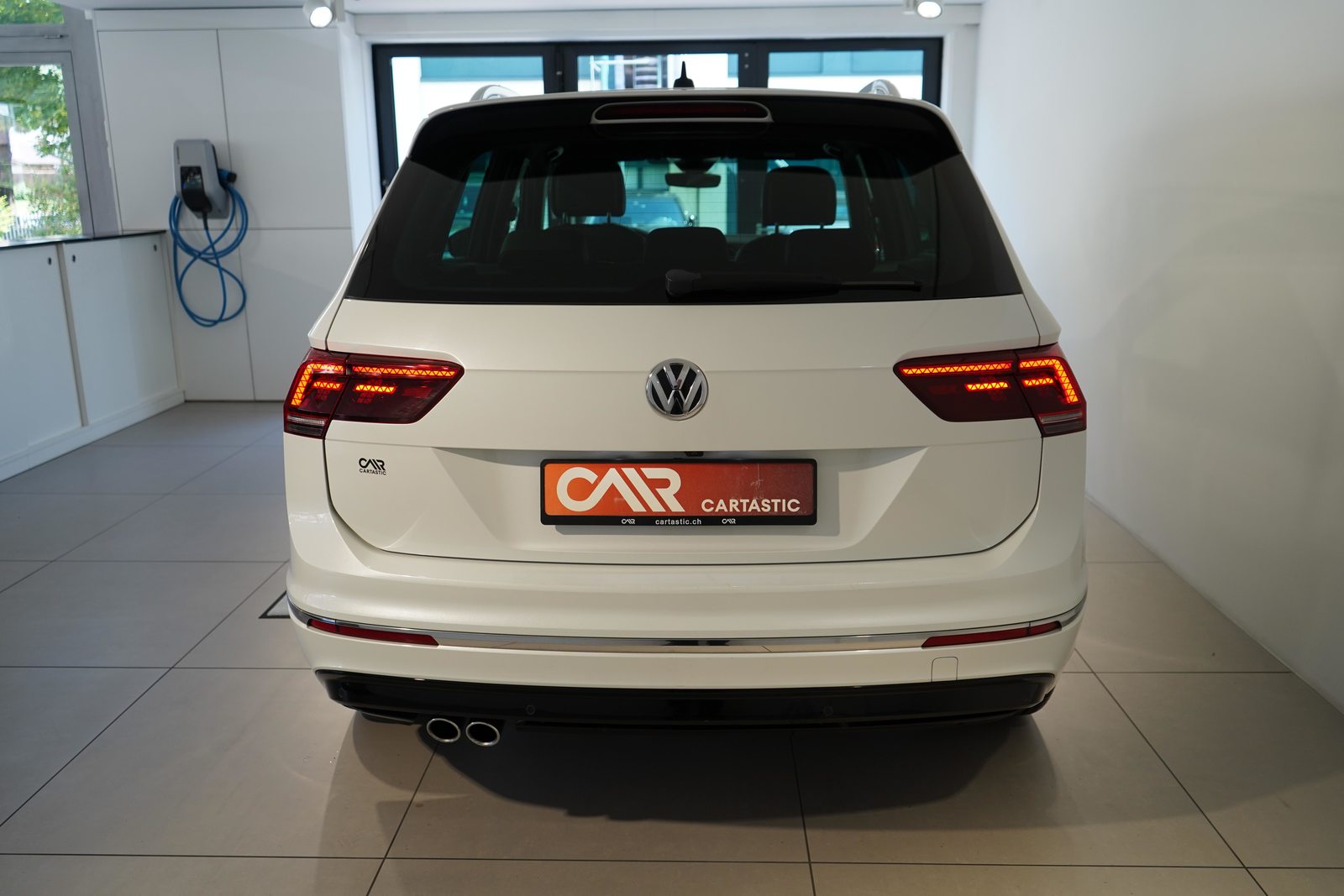 VW Tiguan 2.0 TSI Highline DSG, Petrol, Second hand / Used, Automatic - 4
