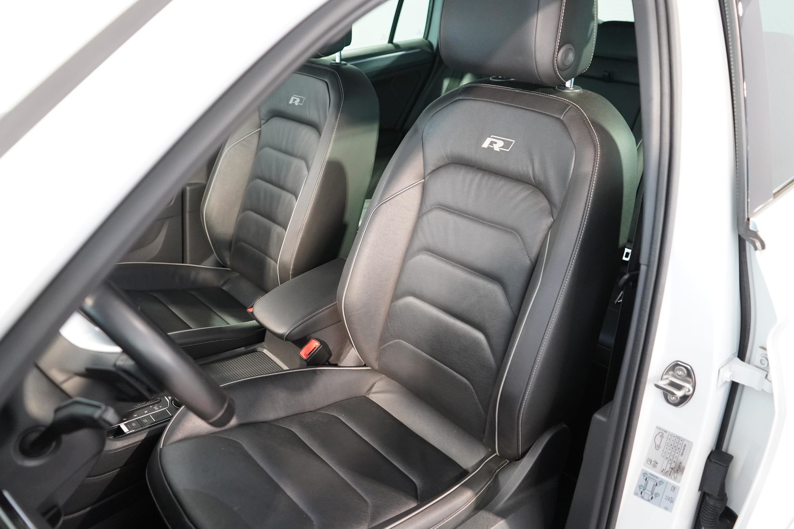 VW Tiguan 2.0 TSI Highline DSG, Petrol, Second hand / Used, Automatic - 6