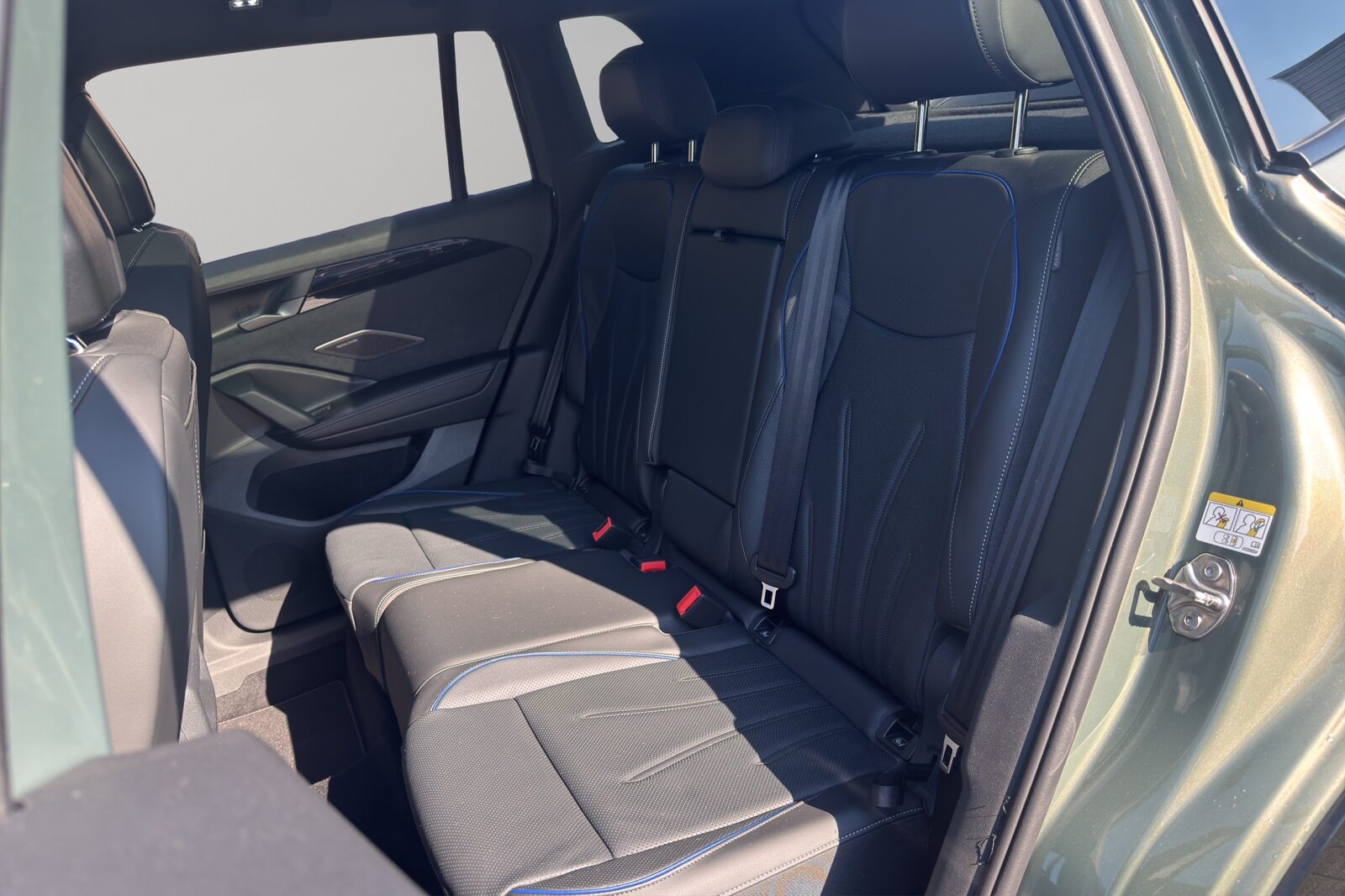 VW Tiguan R-Line, Petrol, Second hand / Used, Automatic - 7