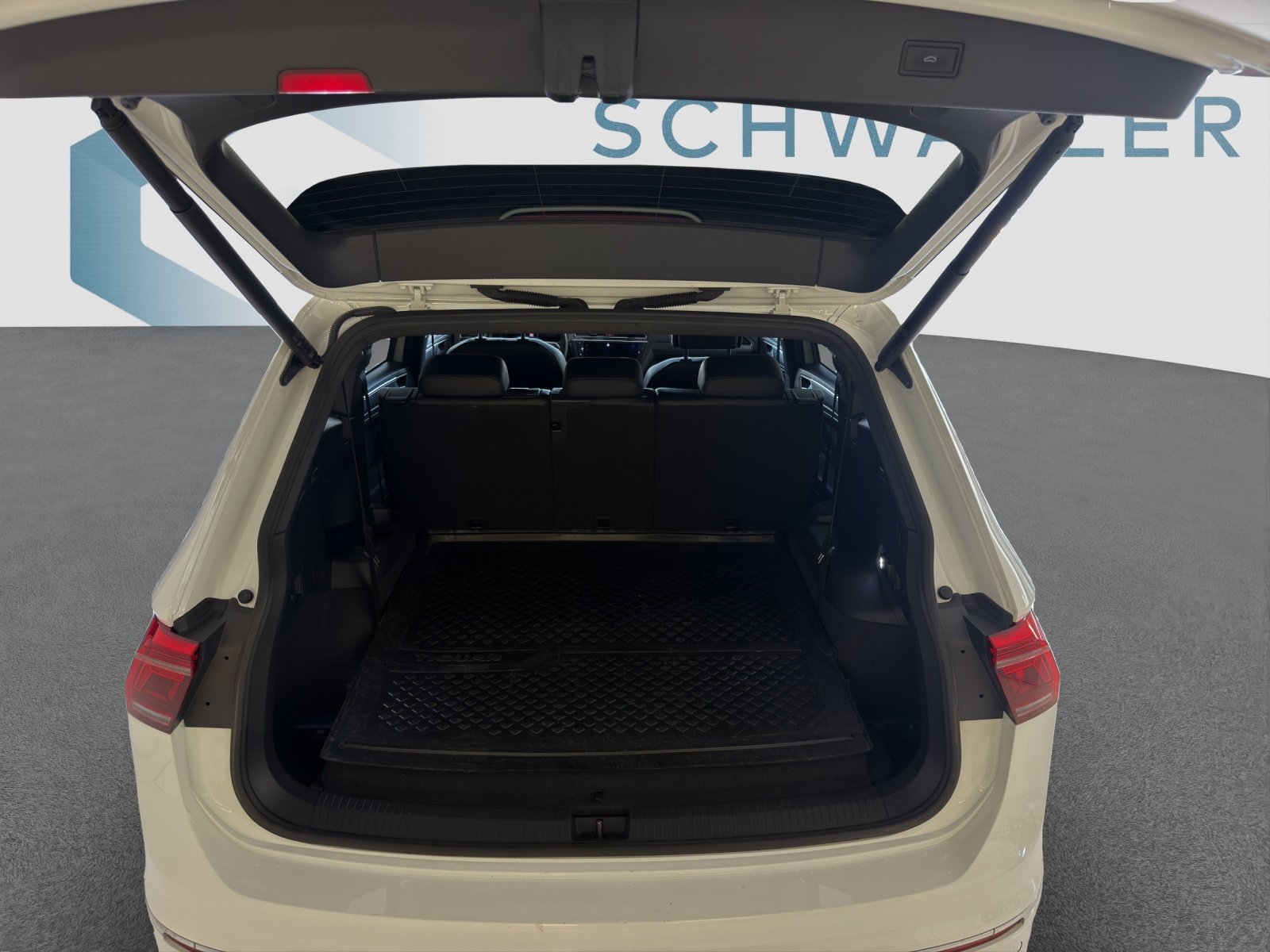 VW Tiguan Allspace 2.0 TSI R-Line DSG, Benzina, Occasioni / Usate, Automatico - 7