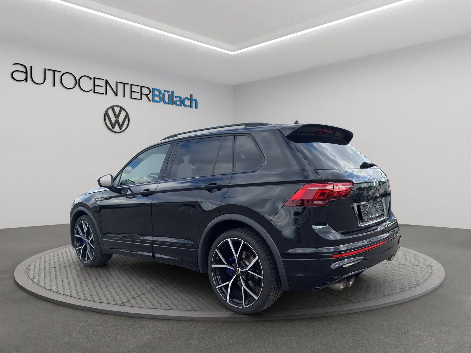 VW Tiguan 2.0TSI R 4Motion DSG, Benzin, Occasion / Gebraucht, Automatik - 7