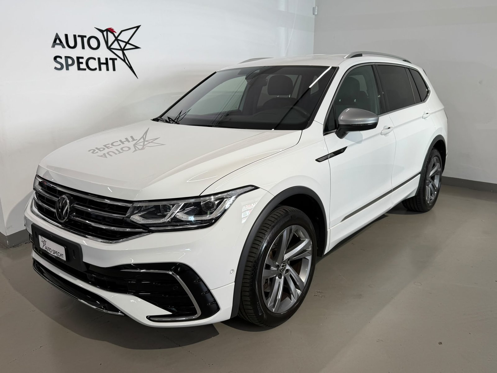 VW Tiguan Allspace 2.0TSI R-Line 4Motion DSG, Benzin, Occasion / Gebraucht, Automatik - 2