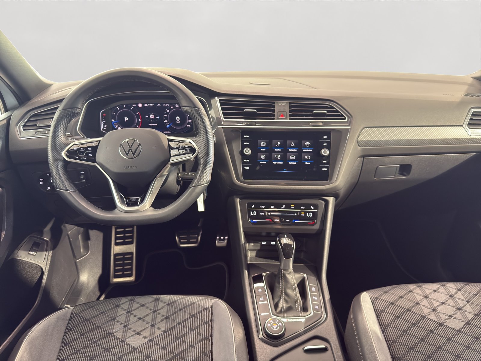 VW Tiguan Allspace 2.0TSI R-Line 4Motion DSG, Benzin, Occasion / Gebraucht, Automatik - 7