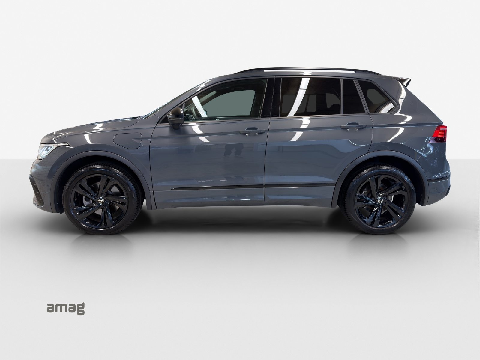 VW Tiguan R-Line SELECTION PHEV, Voll-Hybrid Benzin/Elektro, Occasion / Gebraucht, Automatik - 2