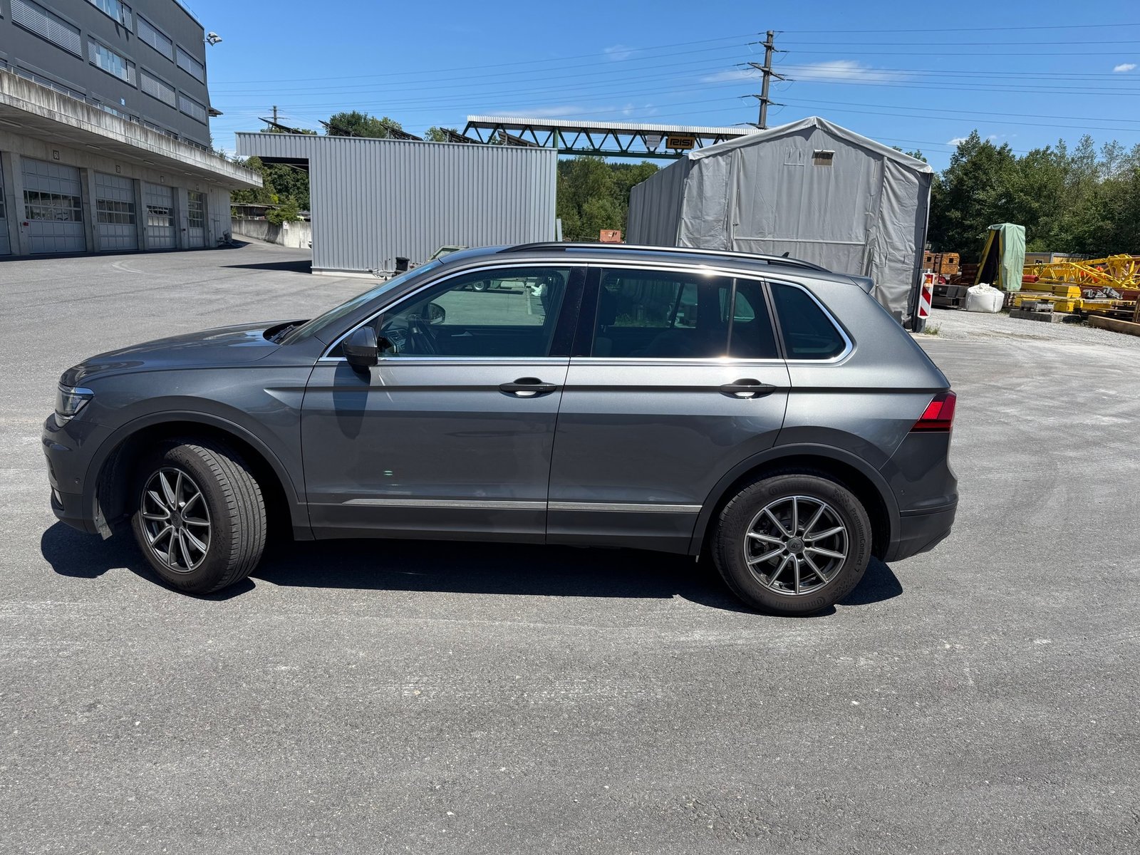 VW Tiguan 2.0 TSI Comfortline DSG, Petrol, Second hand / Used, Automatic - 2