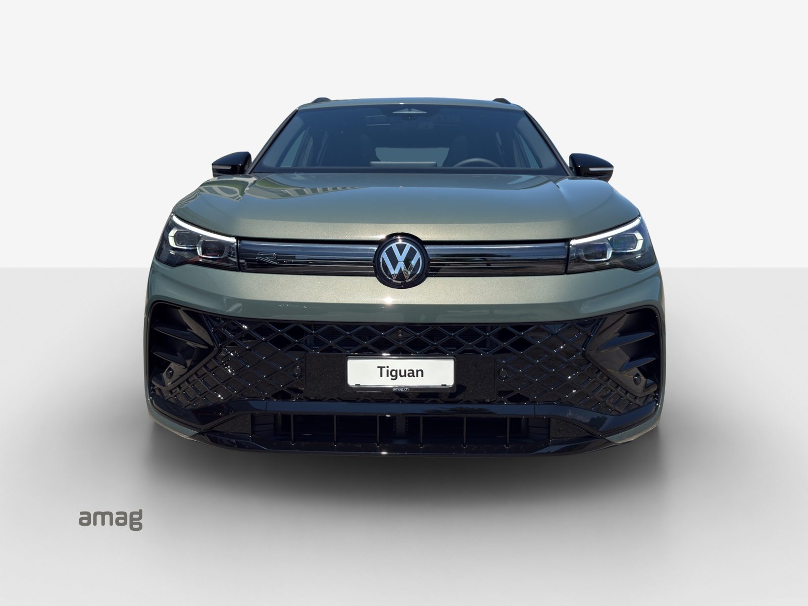 VW Tiguan R-Line, Voll-Hybrid Benzin/Elektro, Occasion / Gebraucht, Automatik - 7