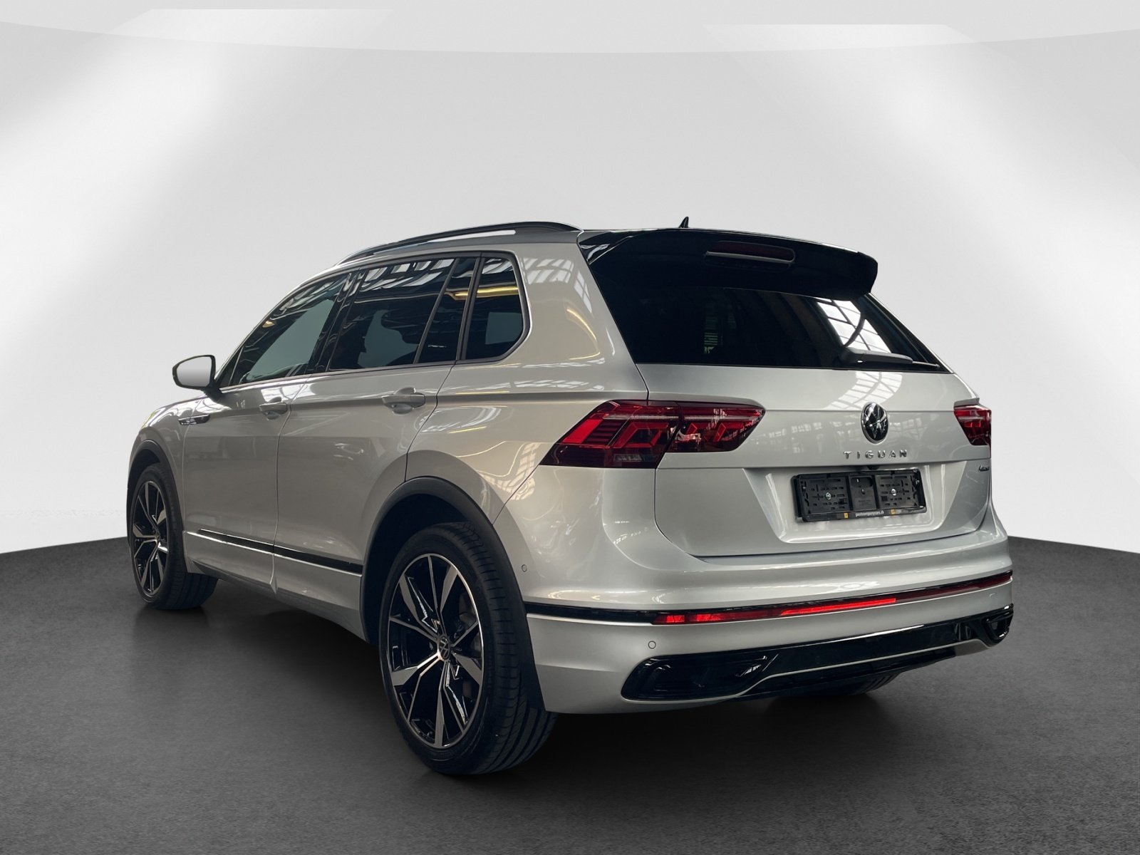 VW Tiguan 2.0 TSI R-Line DSG, Benzin, Occasion / Gebraucht, Automatik - 4