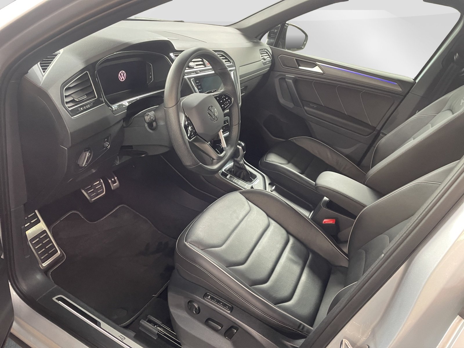 VW Tiguan 2.0 TSI R-Line DSG, Benzin, Occasion / Gebraucht, Automatik - 7