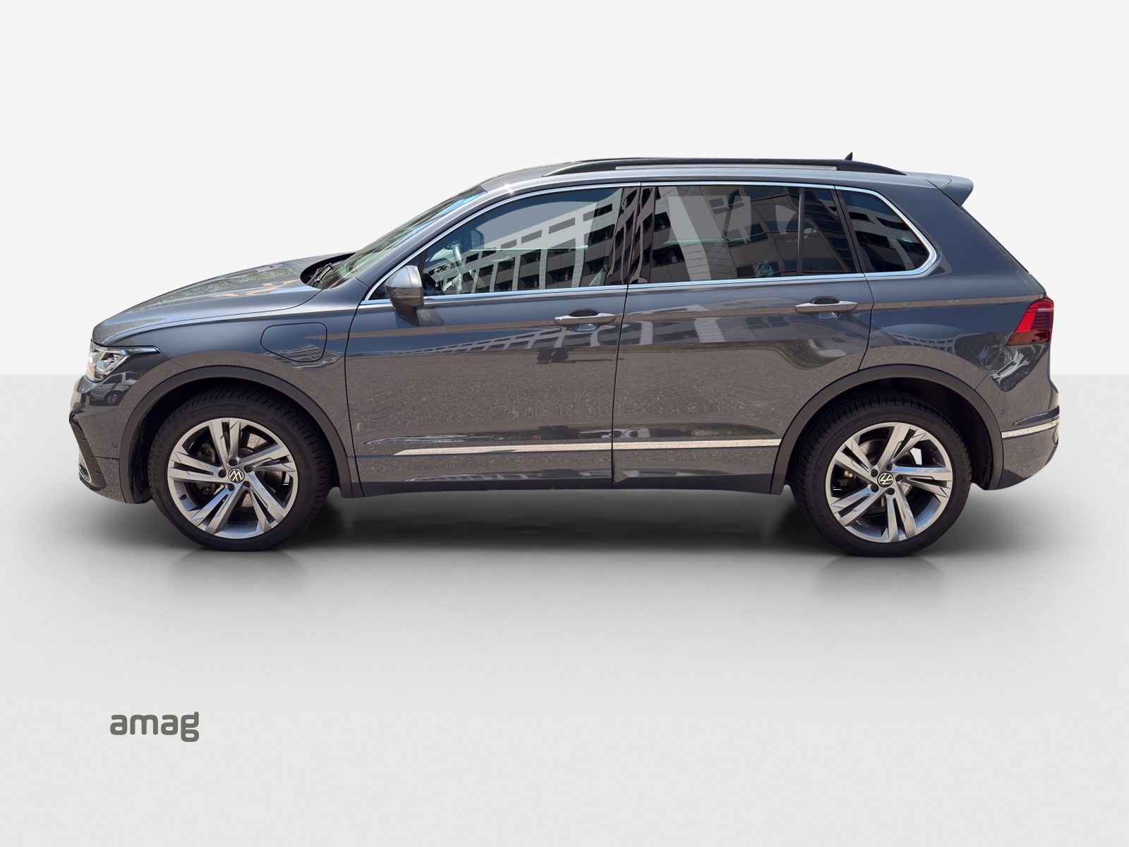 VW Tiguan R-Line SELECTION PHEV, Voll-Hybrid Benzin/Elektro, Occasion / Gebraucht, Automatik - 2