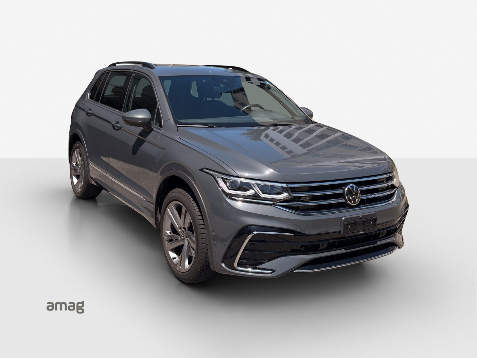 VW Tiguan R-Line SELECTION PHEV, Voll-Hybrid Benzin/Elektro, Occasion / Gebraucht, Automatik - 6
