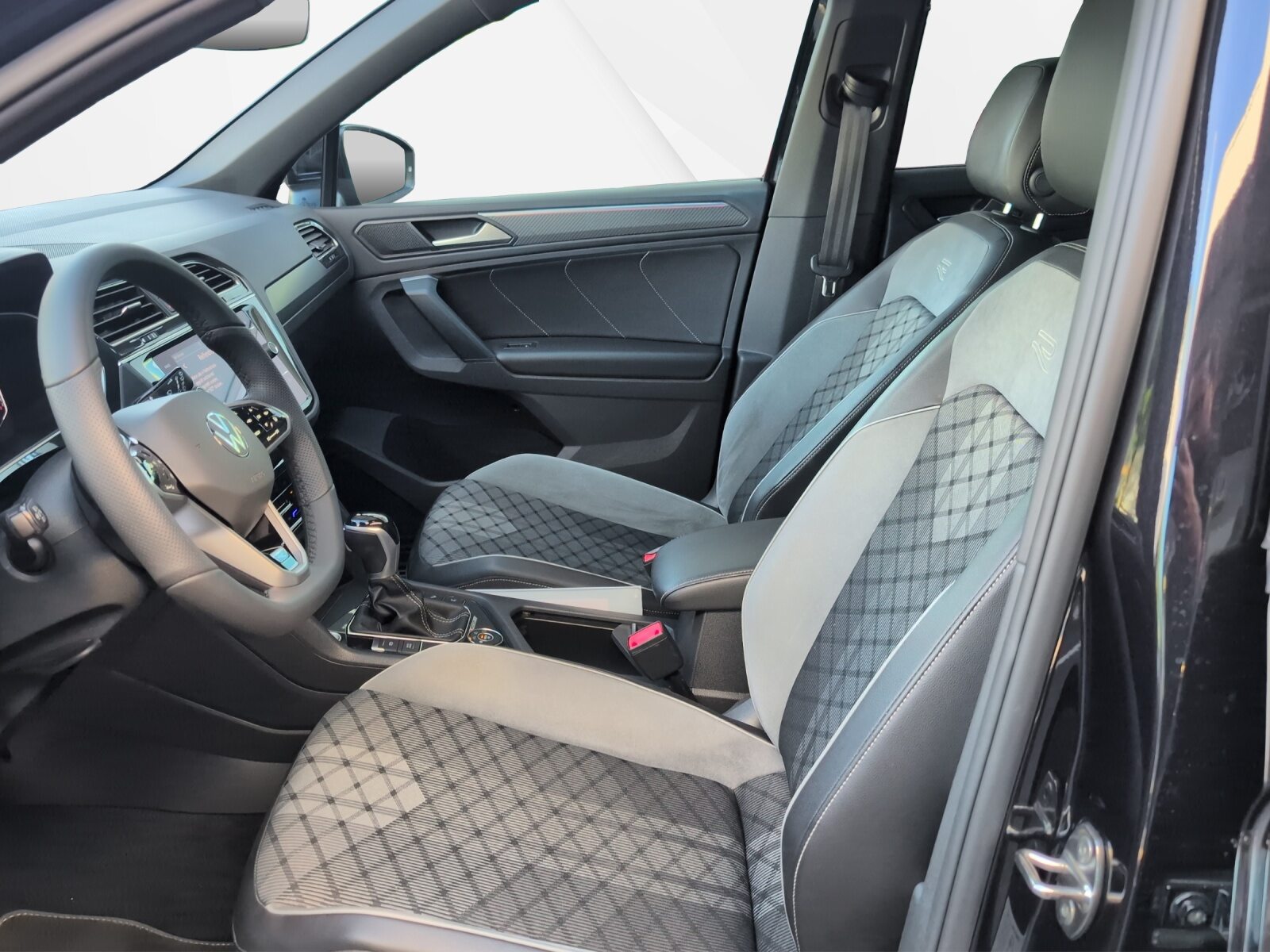 VW Tiguan R-Line, Diesel, Second hand / Used, Automatic - 6