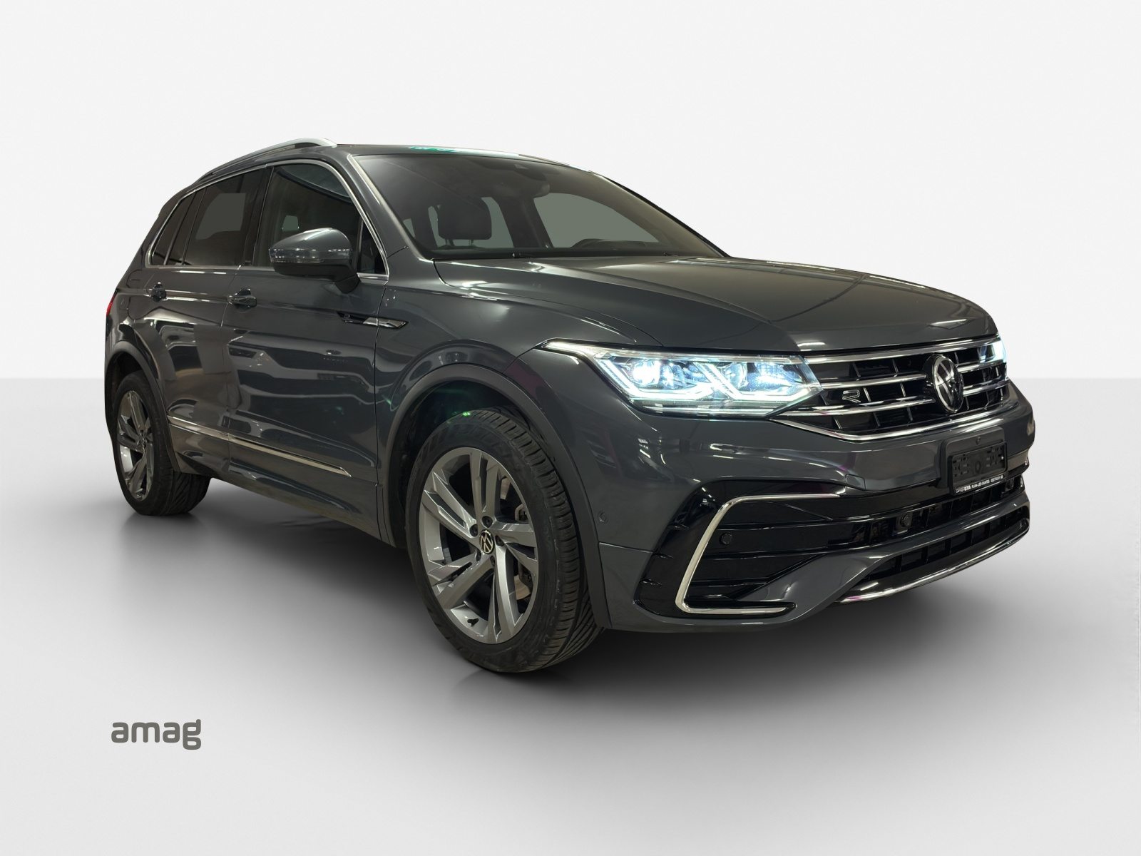 VW Tiguan R-Line, Benzin, Occasion / Gebraucht, Automatik - 6