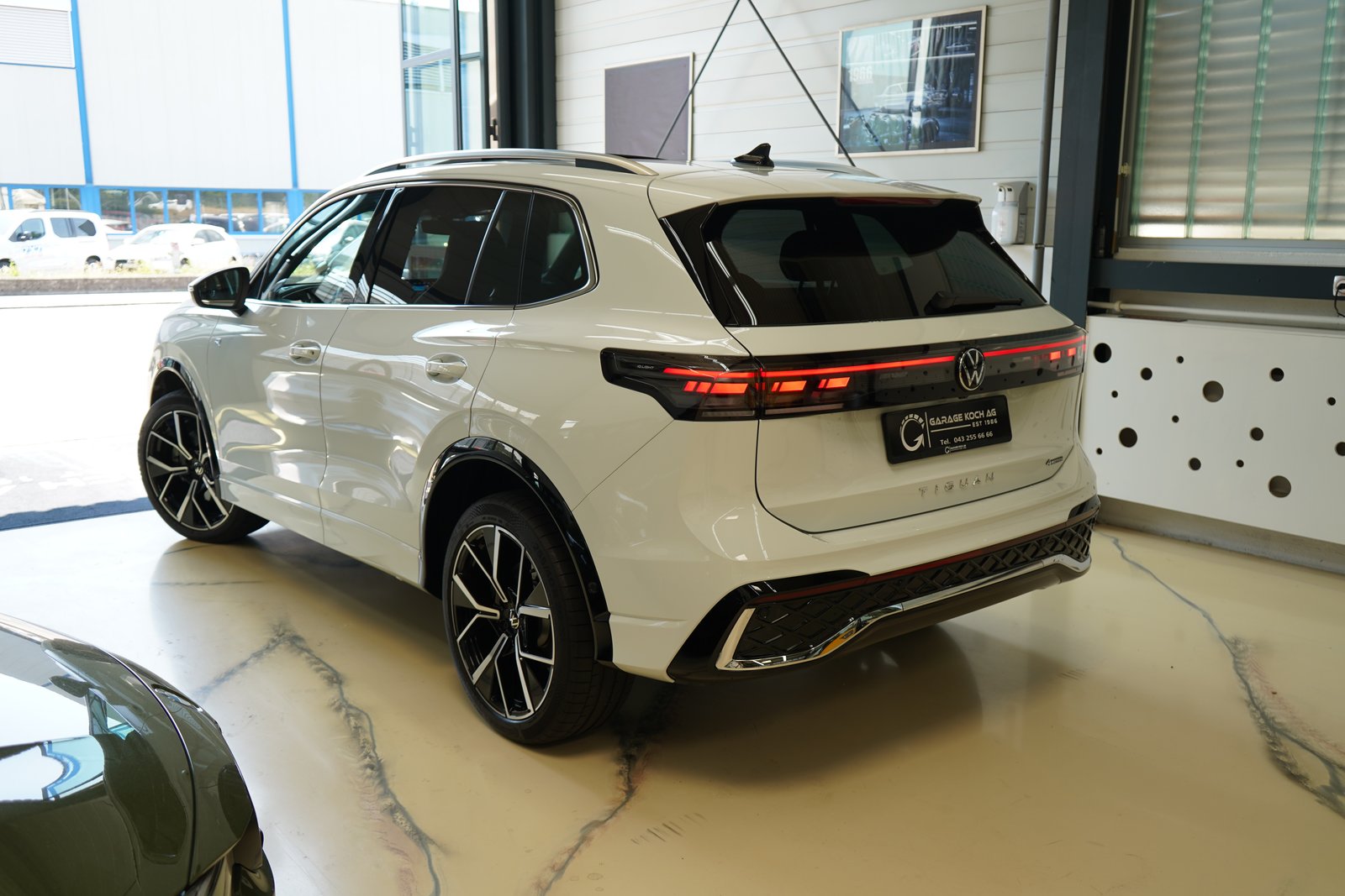 VW Tiguan 2.0 TSI DSG R-Line 4Motion, Benzin, Occasion / Gebraucht, Automatik - 5