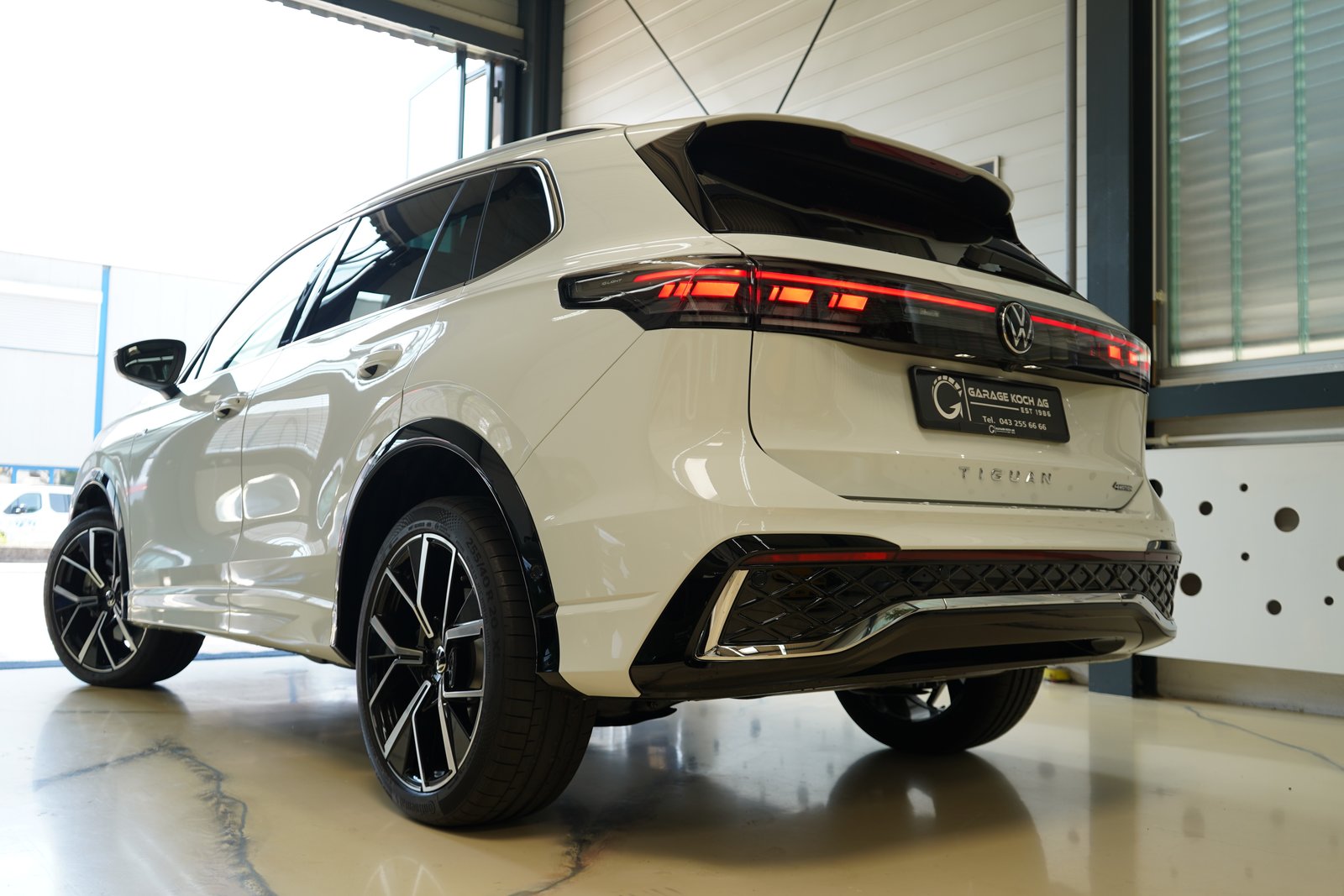 VW Tiguan 2.0 TSI DSG R-Line 4Motion, Benzin, Occasion / Gebraucht, Automatik - 6