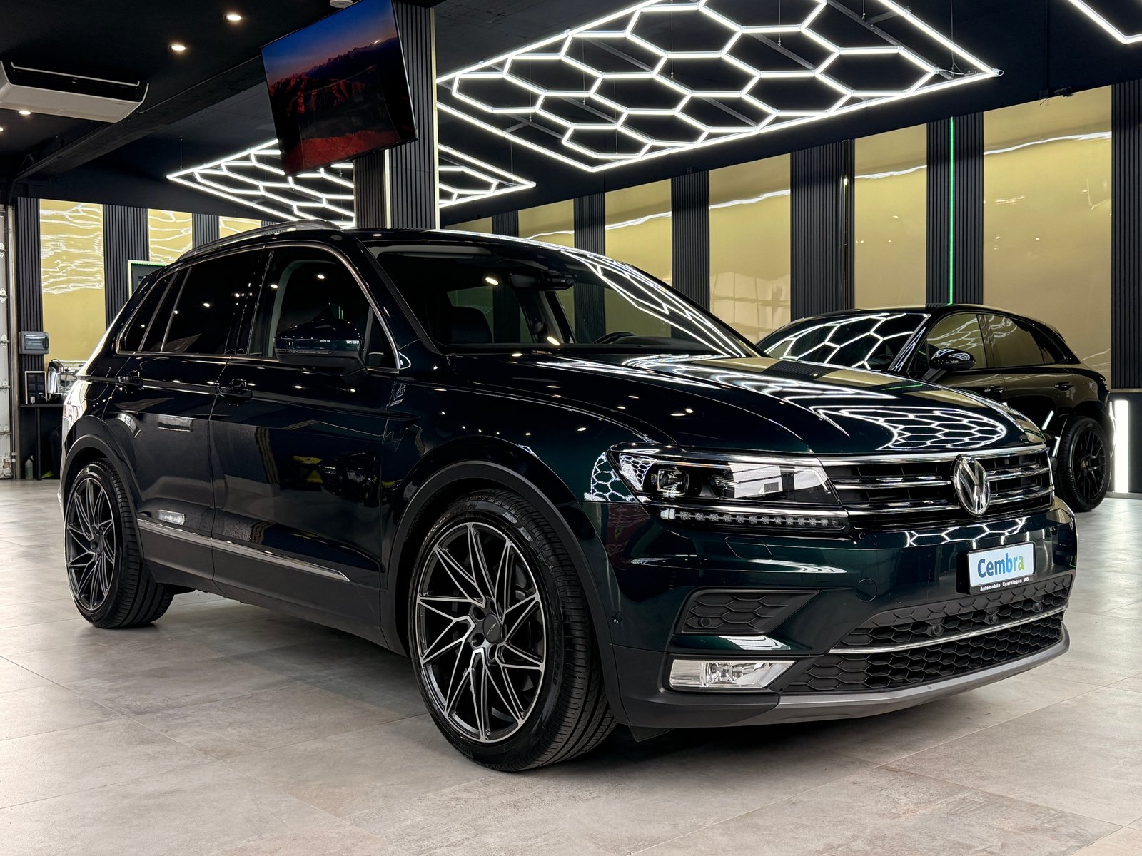 VW Tiguan 2.0TSI Highline 4Motion DSG, Essence, Occasion / Utilisé, Automatique - 3
