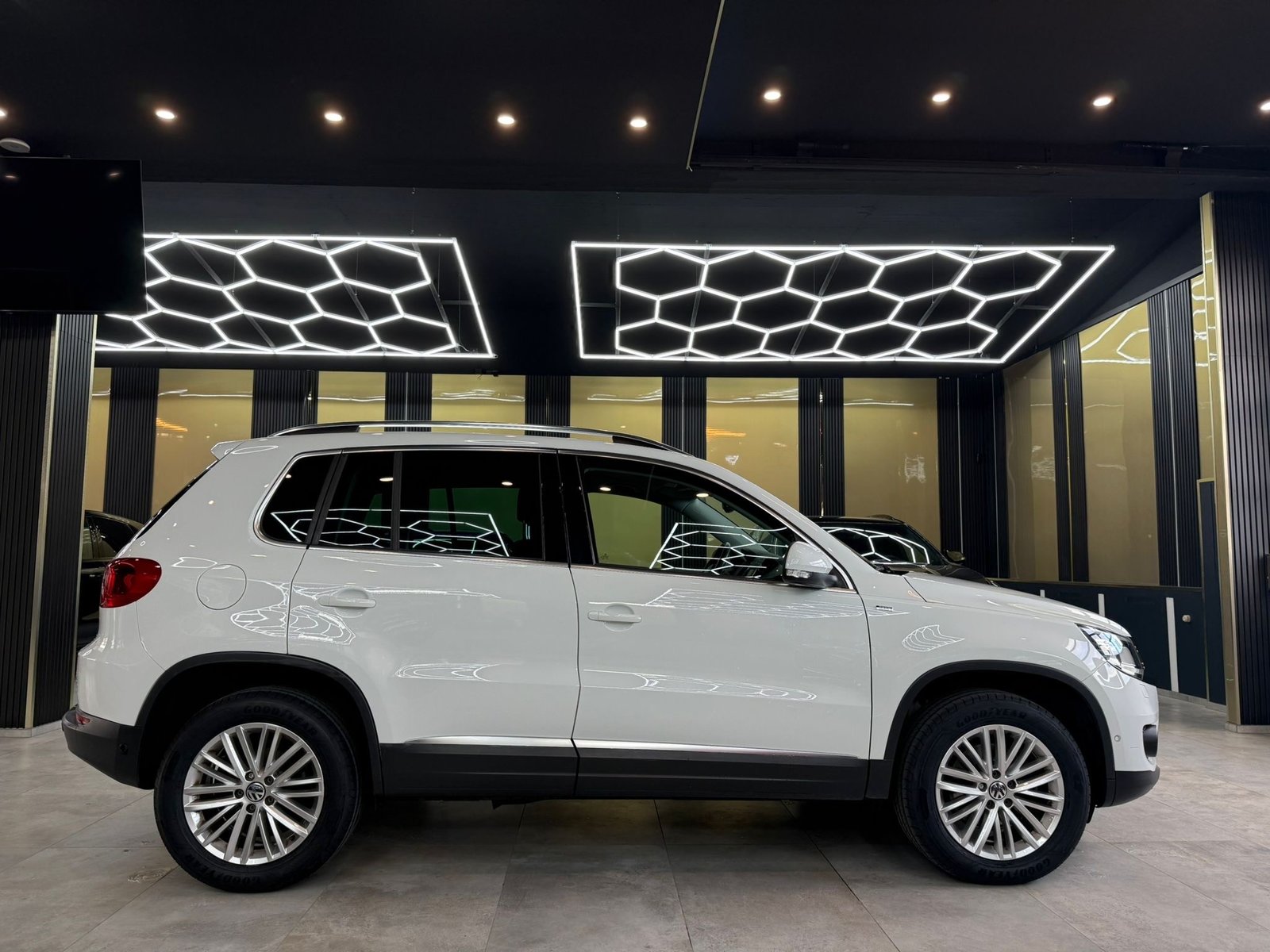 VW Tiguan 2.0 TDI BMT Cup R-Line DSG, Diesel, Occasion / Utilisé, Automatique - 4