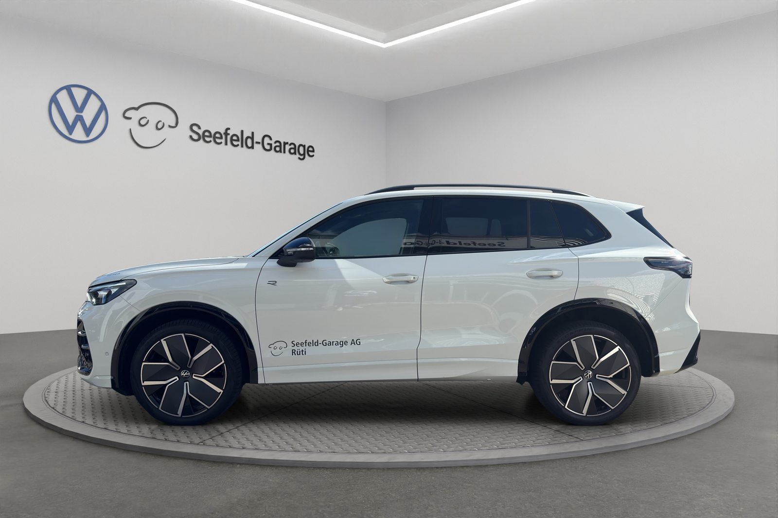 VW Tiguan R-Line, Essence, Occasion / Utilisé, Automatique - 3