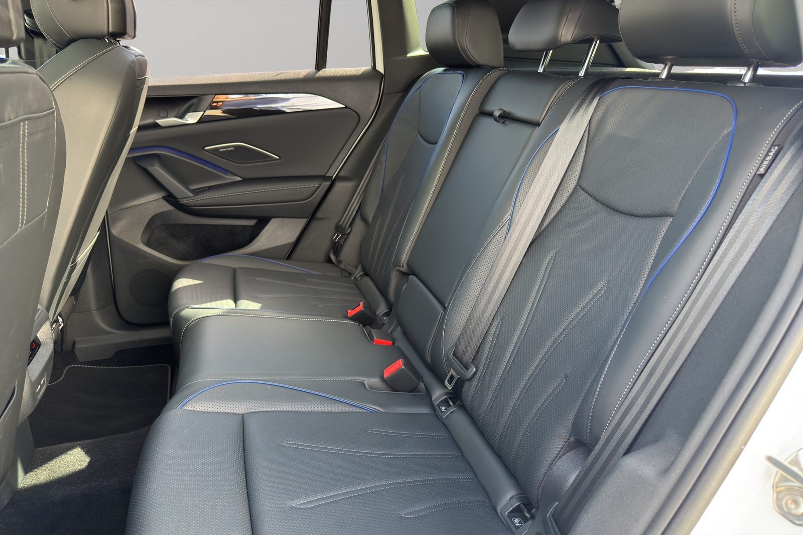VW Tiguan R-Line, Essence, Occasion / Utilisé, Automatique - 6