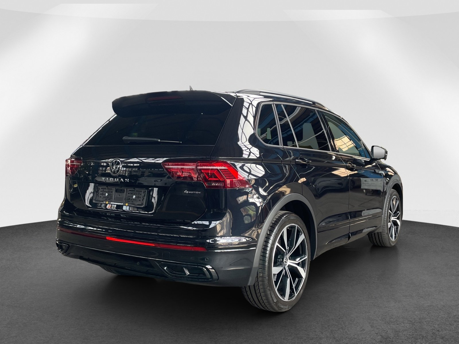 VW Tiguan 2.0 TSI R-Line DSG, Petrol, Second hand / Used, Automatic - 6