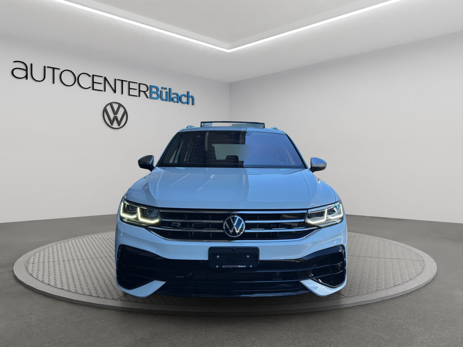 VW Tiguan 2.0TSI R 4Motion DSG, Benzin, Occasion / Gebraucht, Automatik - 2