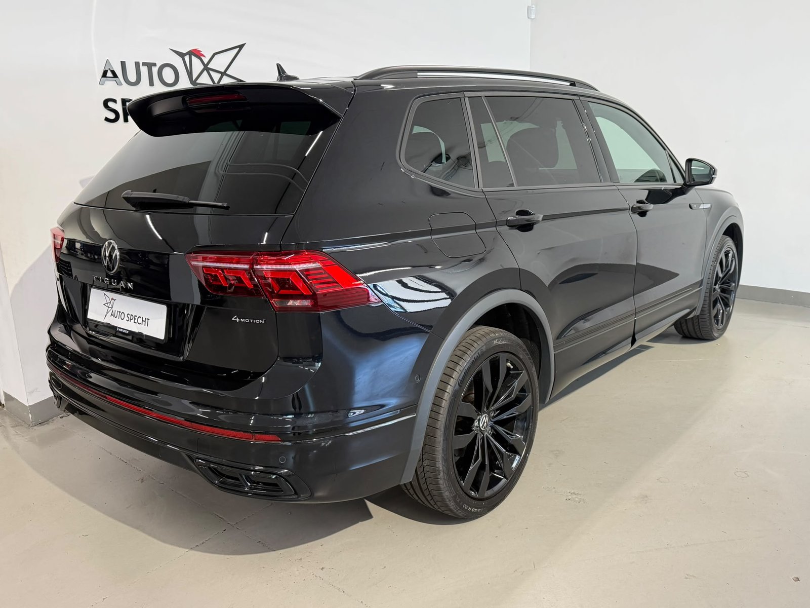 VW Tiguan Allspace 2.0TSI R-Line 4Motion DSG, Petrol, Second hand / Used, Automatic - 4