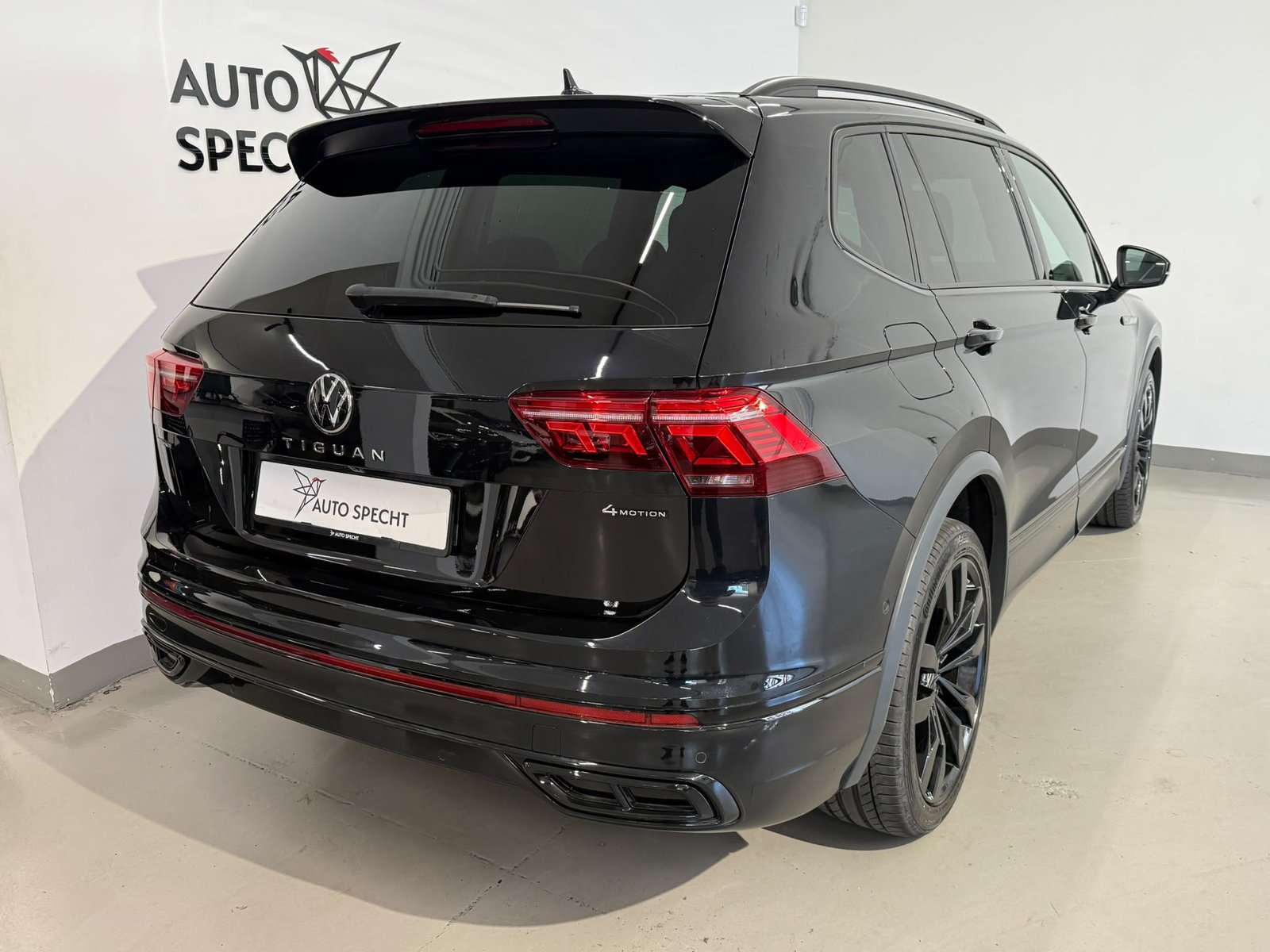 VW Tiguan Allspace 2.0TSI R-Line 4Motion DSG, Petrol, Second hand / Used, Automatic - 5