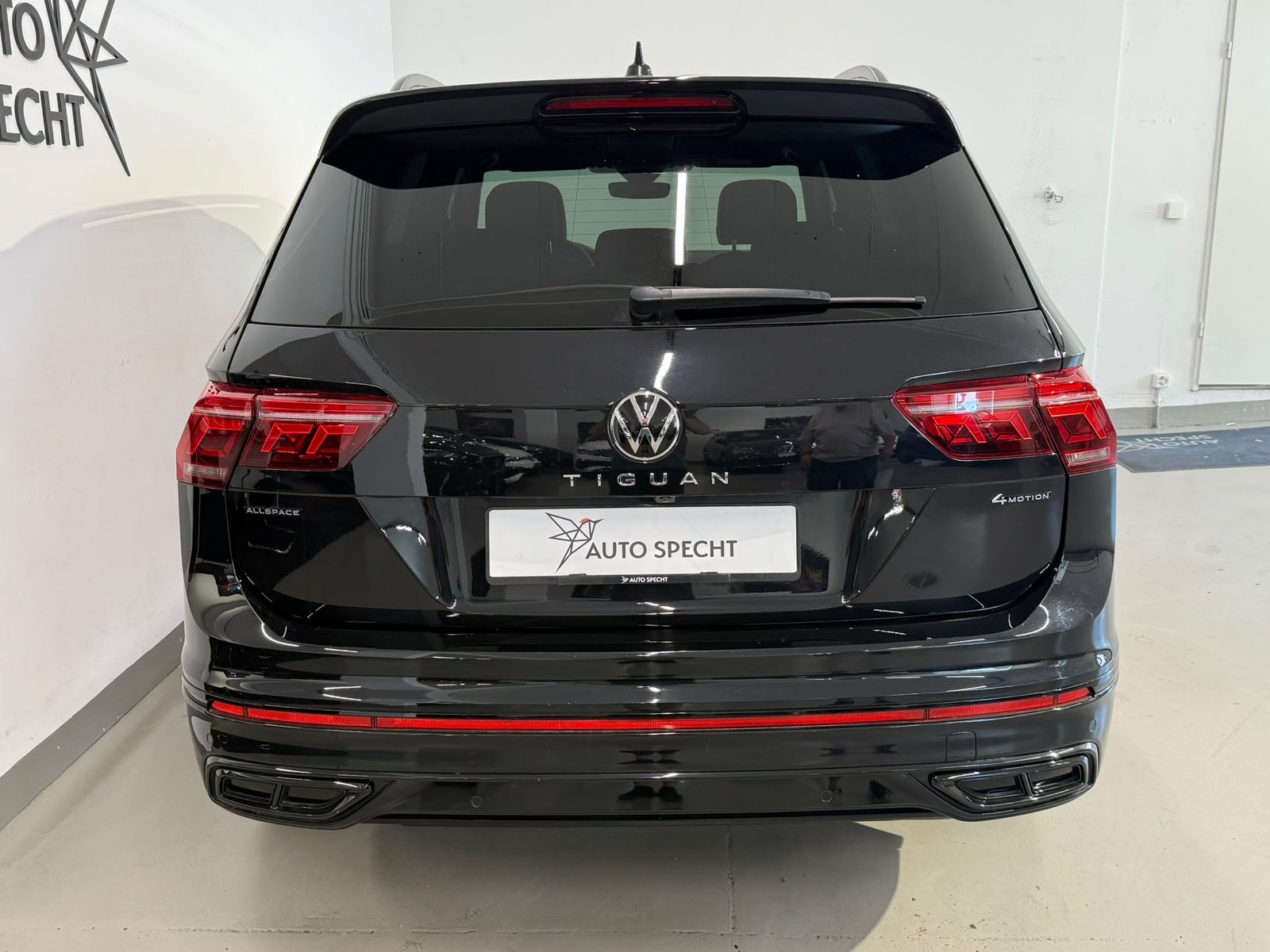 VW Tiguan Allspace 2.0TSI R-Line 4Motion DSG, Petrol, Second hand / Used, Automatic - 6