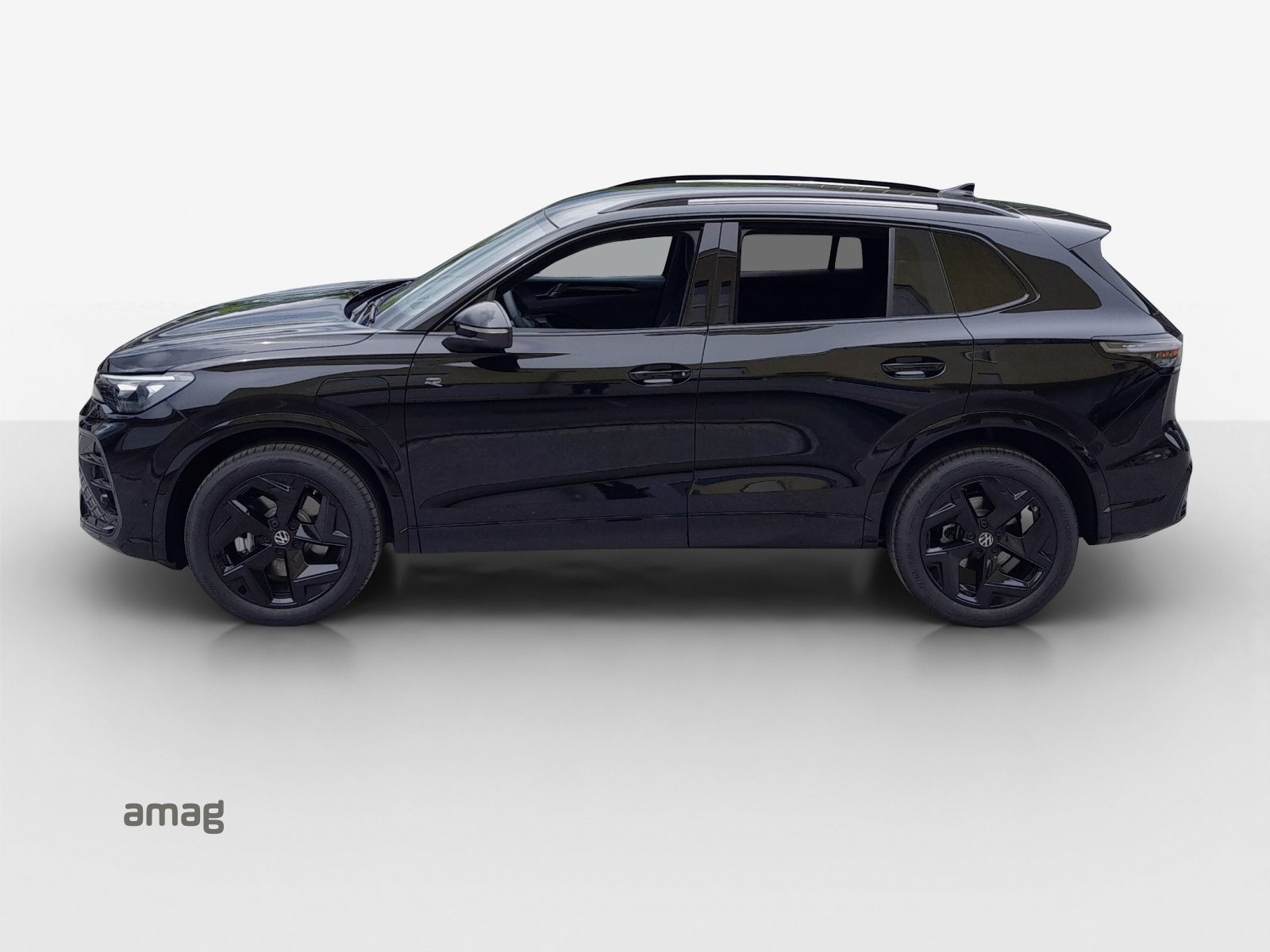 VW Tiguan R-Line, Full-Hybrid Petrol/Electric, Second hand / Used, Automatic - 2