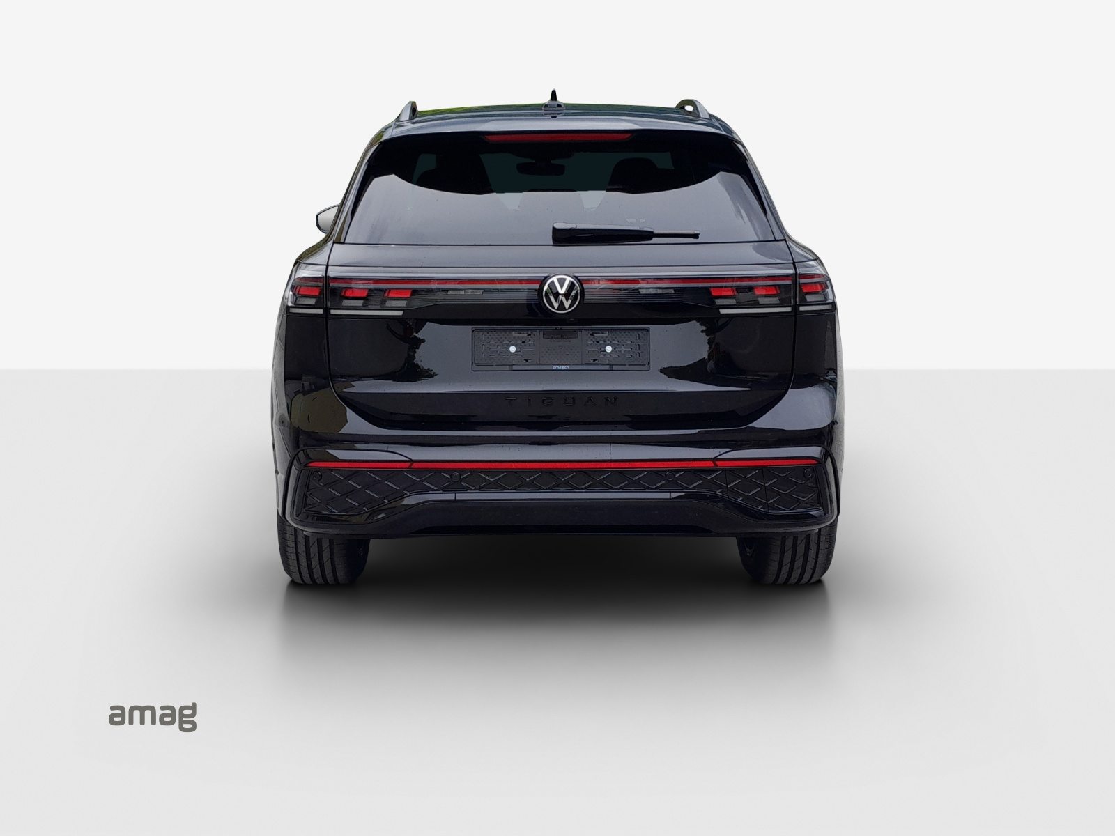 VW Tiguan R-Line, Full-Hybrid Petrol/Electric, Second hand / Used, Automatic - 4