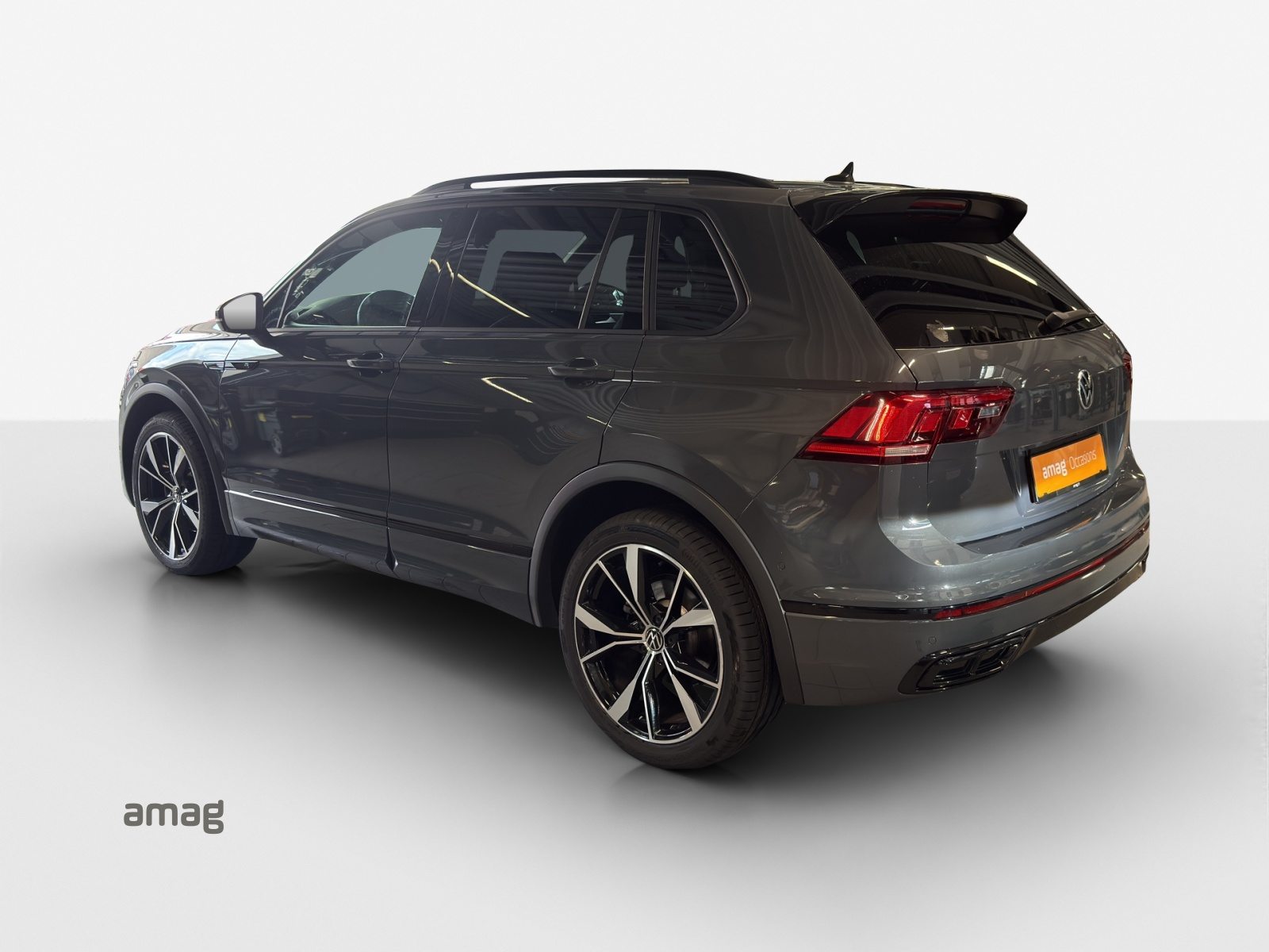 VW Tiguan R-Line, Benzin, Occasion / Gebraucht, Automatik - 3