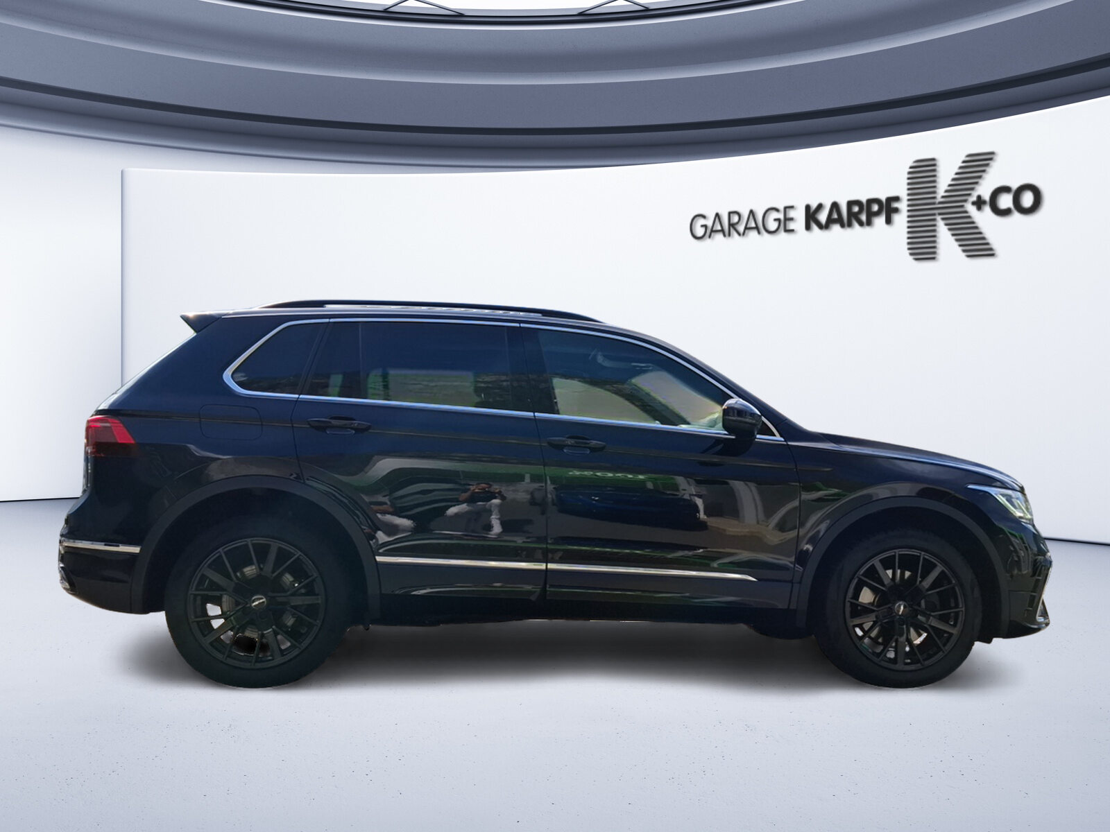 VW Tiguan R-Line SELECTION PHEV, Voll-Hybrid Benzin/Elektro, Occasion / Gebraucht, Automatik - 6