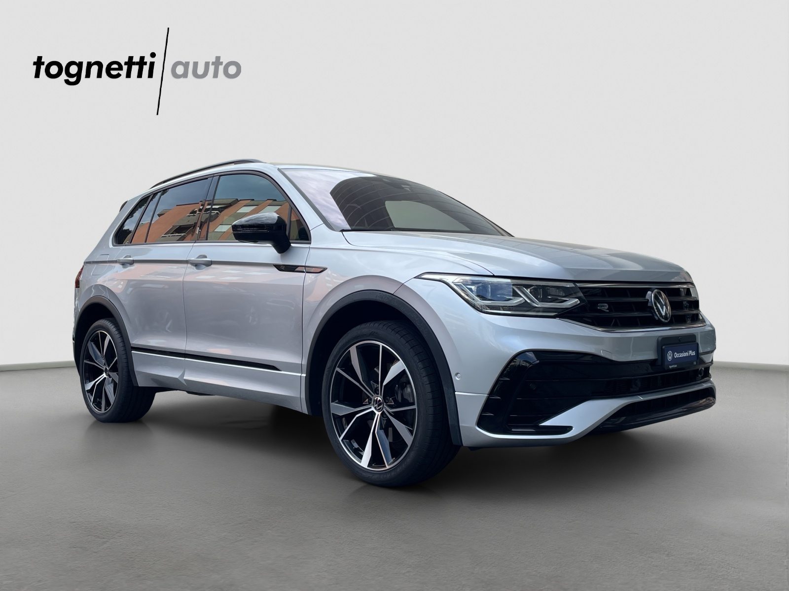 VW Tiguan R-Line, Petrol, Second hand / Used, Automatic - 2